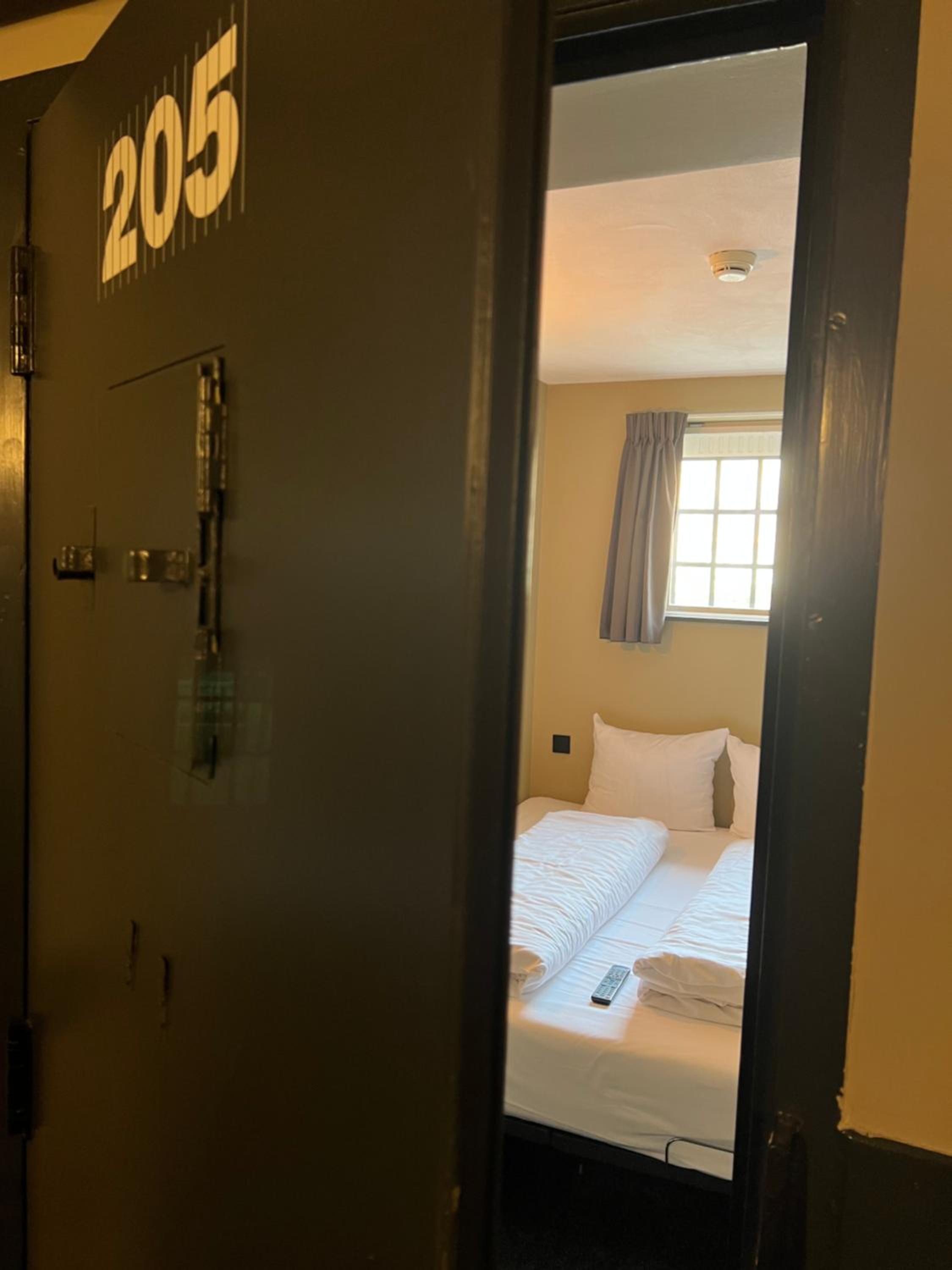 Deluxe Room - Photo 10