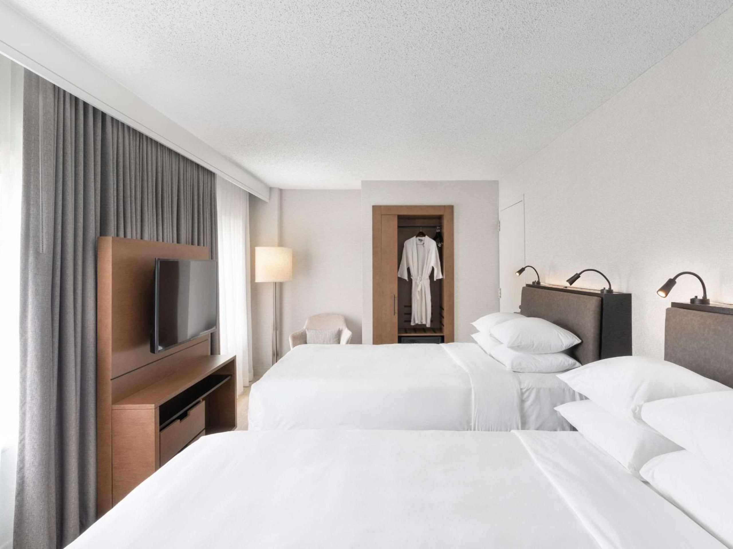 Two-Bedroom Suite - Photo 3