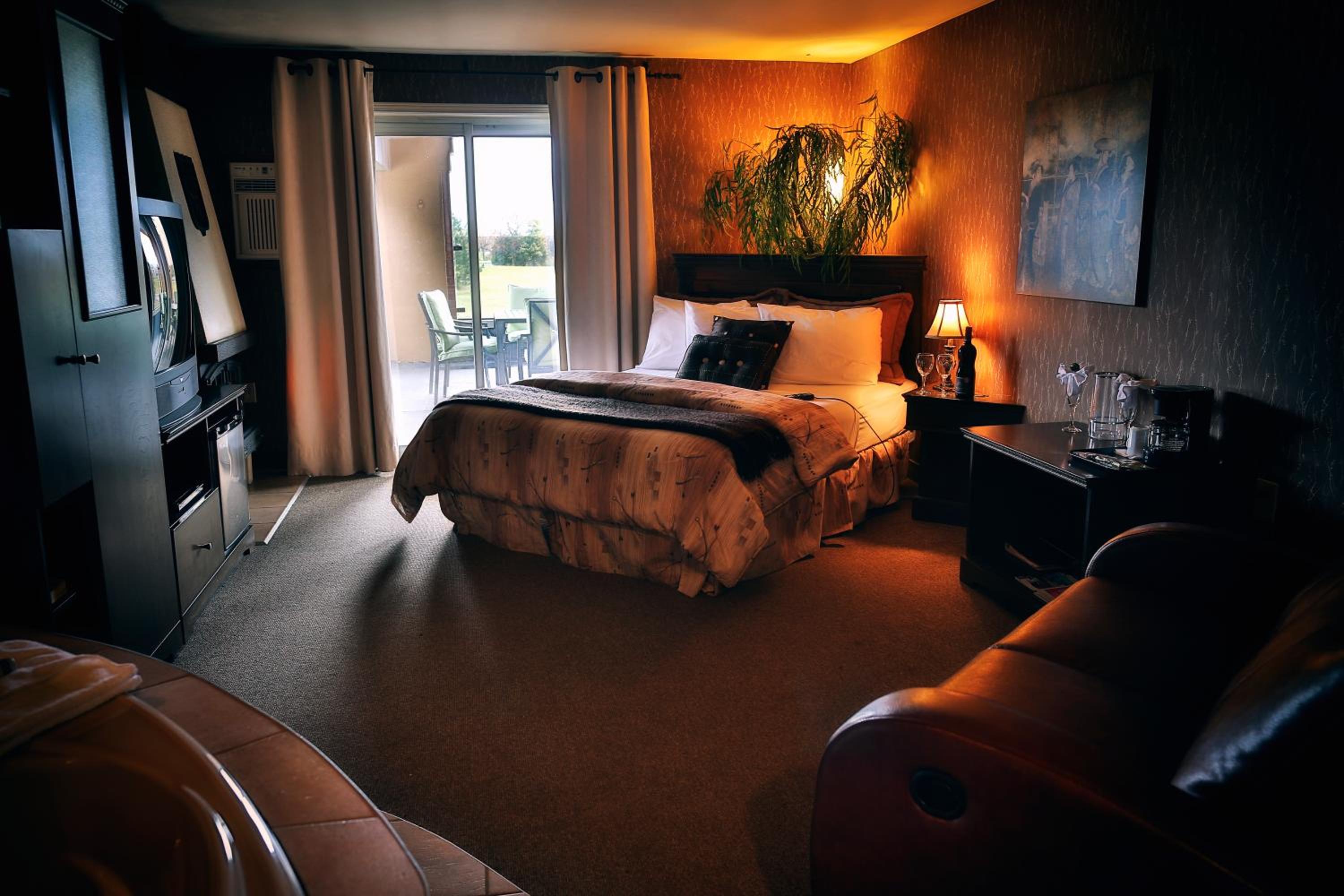 Queen Suite with Terrace - Photo 2