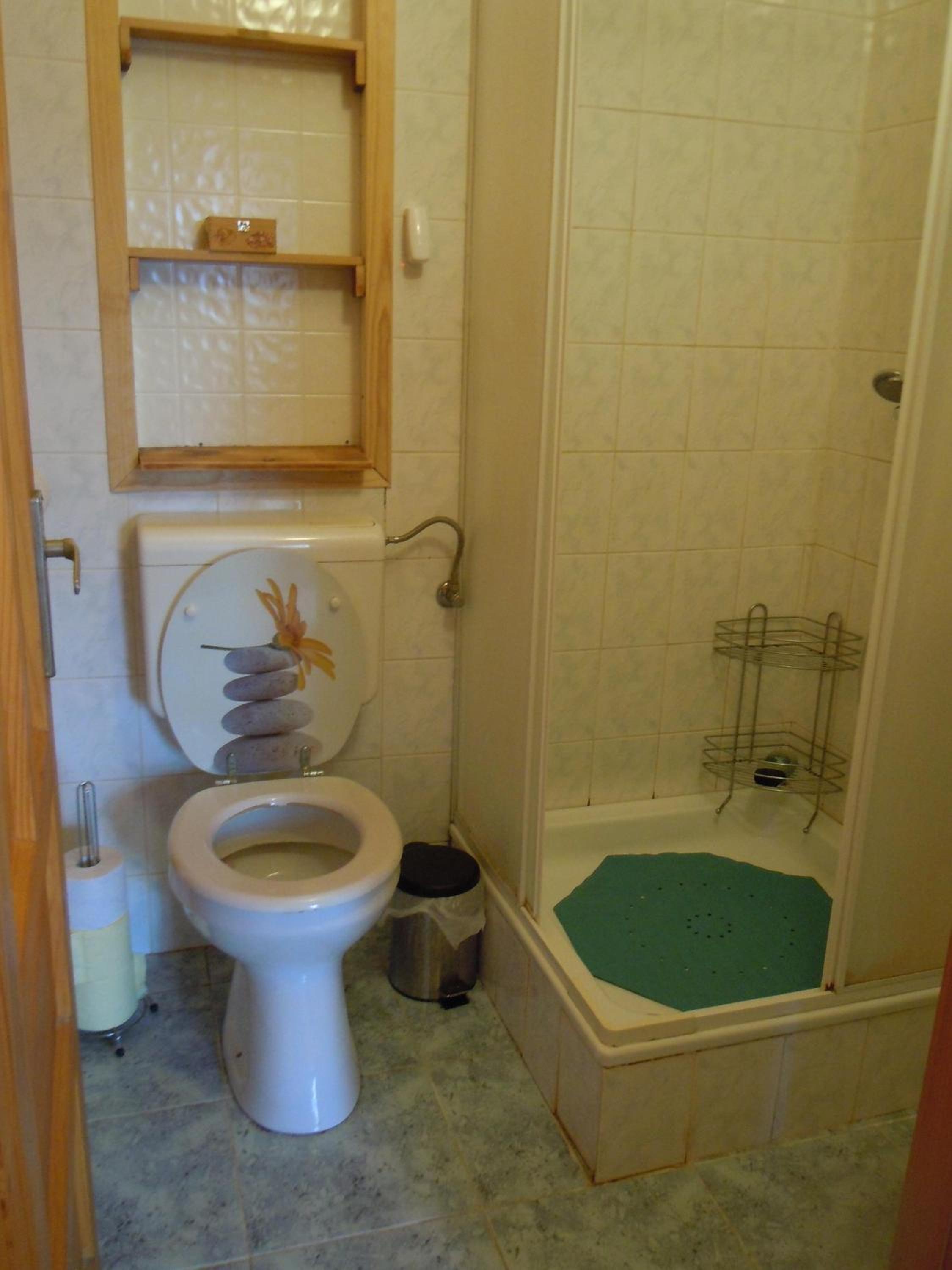 Two-Bedroom House - Photo 11