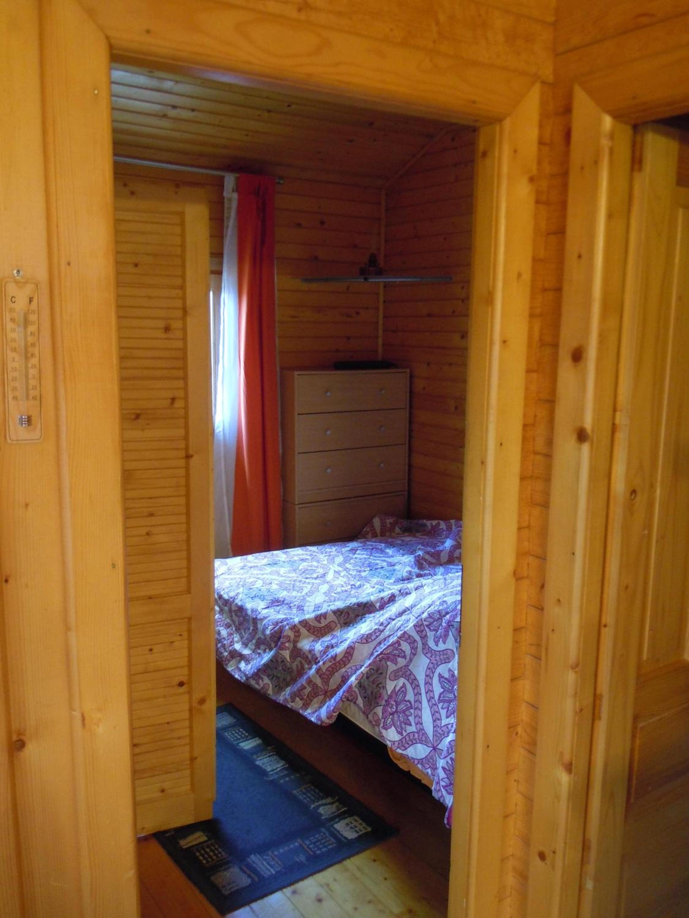 Two-Bedroom House - Photo 9