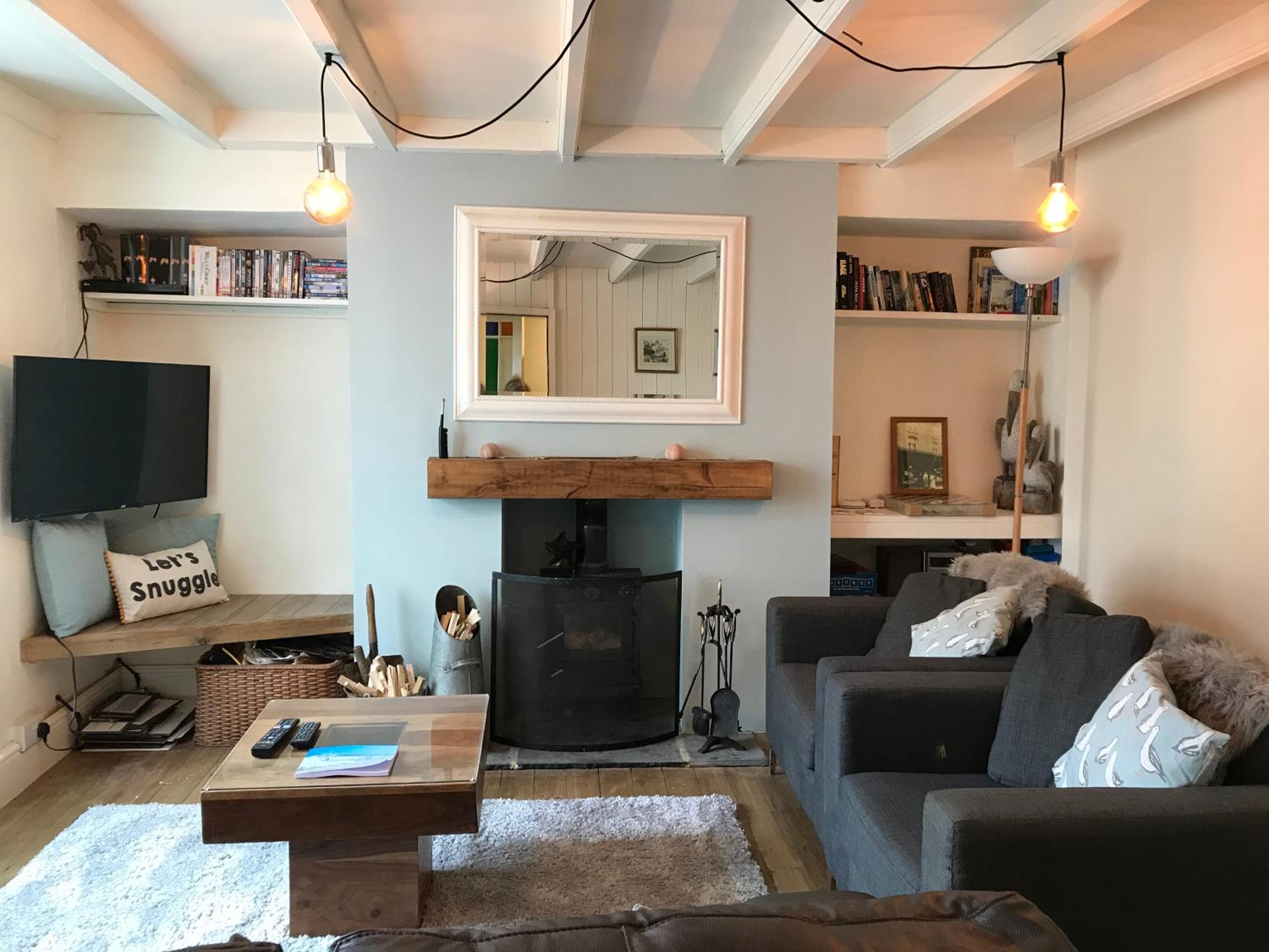 Five-Bedroom House photo 1