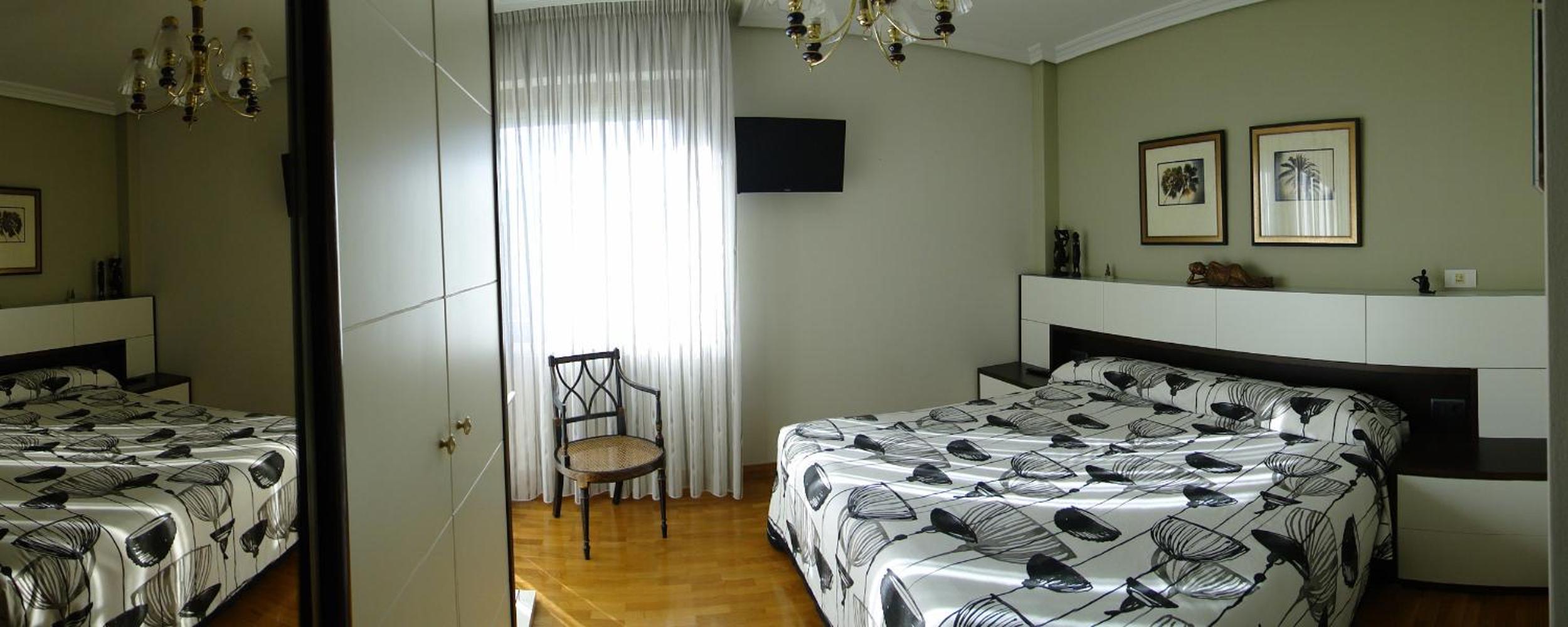 Double Room with Private Bathroom - Photo 1