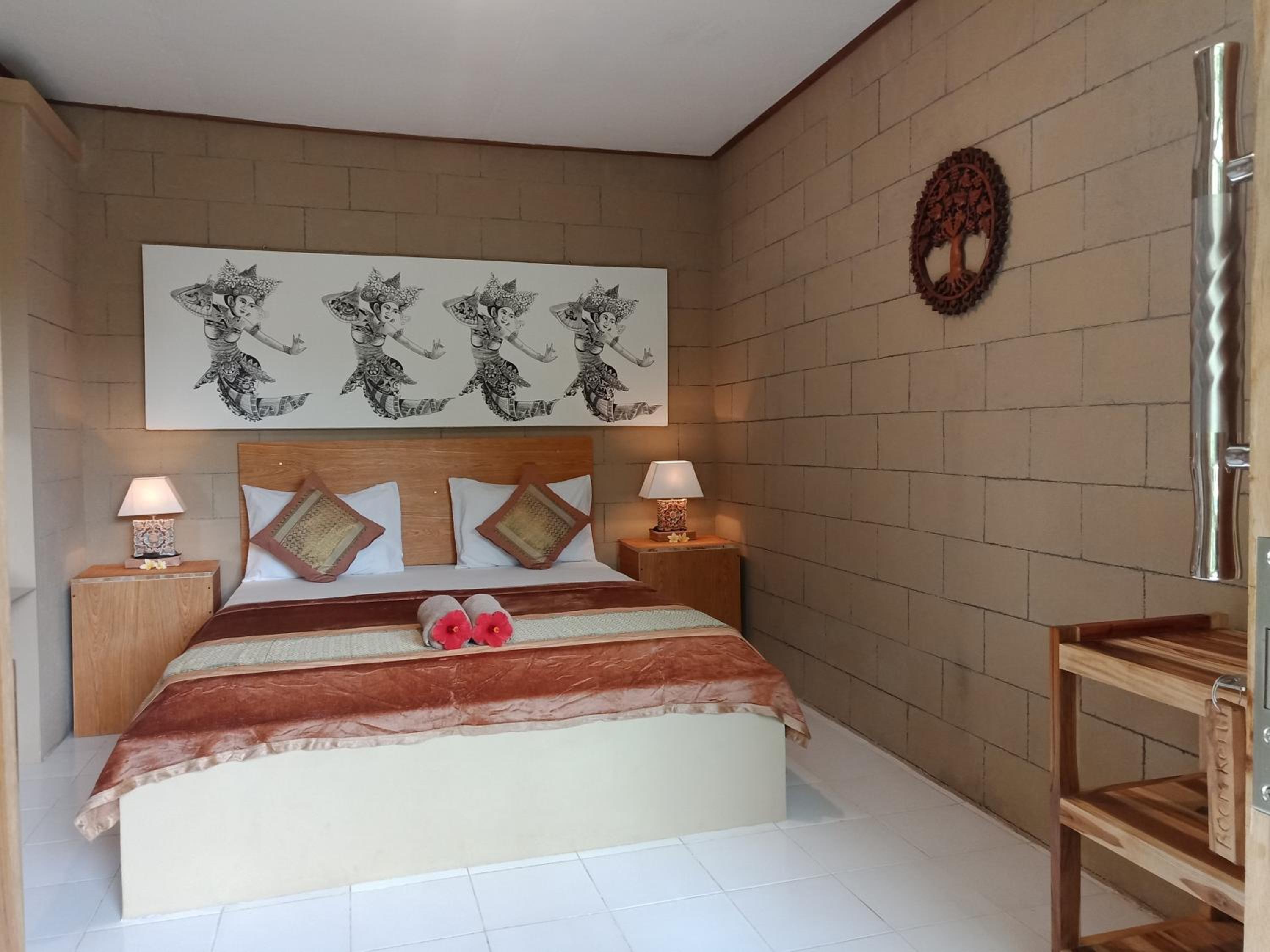 Double Room with Balcony - Photo 6
