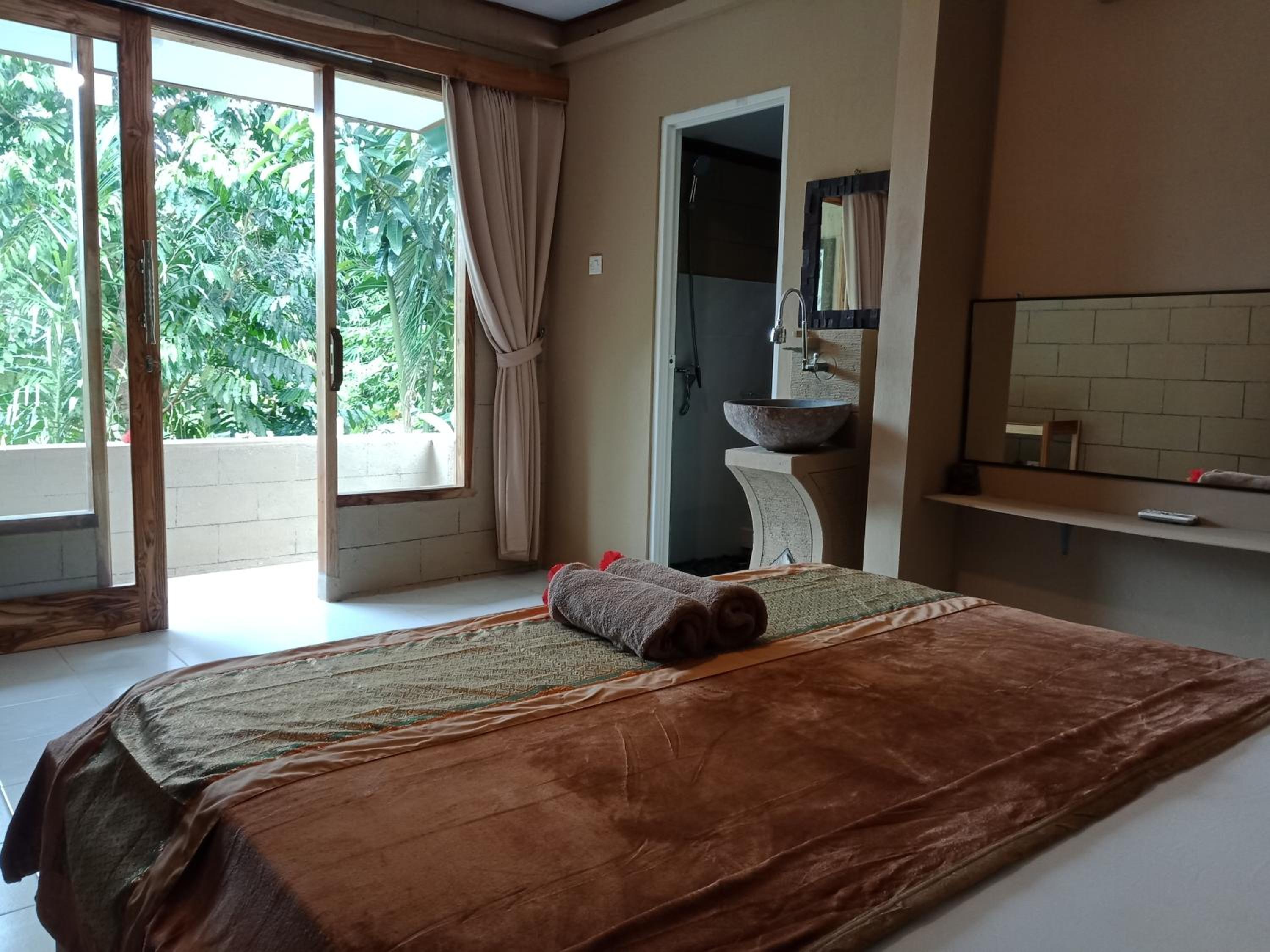 Double Room with Balcony - Photo 5