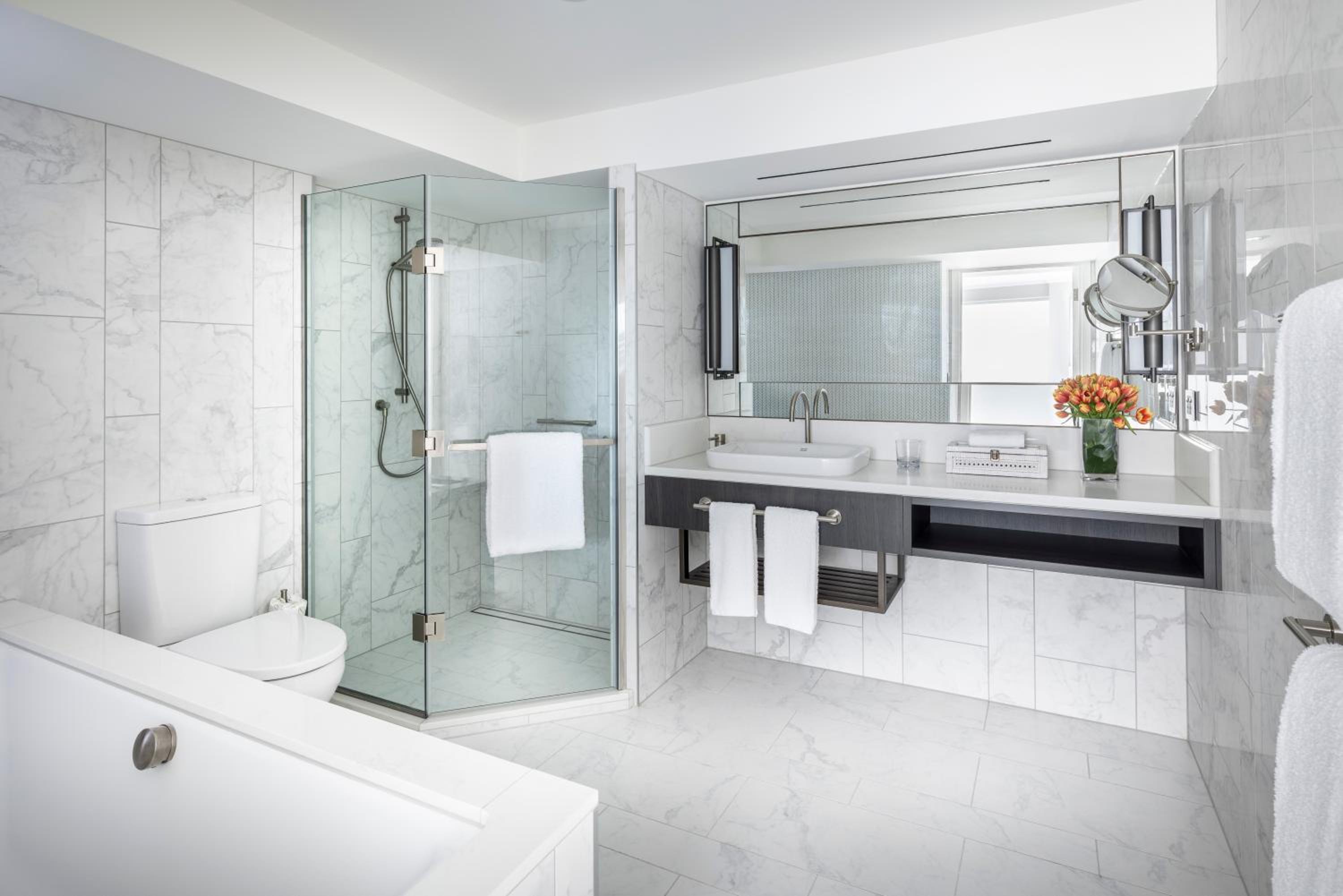 Junior Suite with Kitchenette Pinnacle Tower - Photo 3