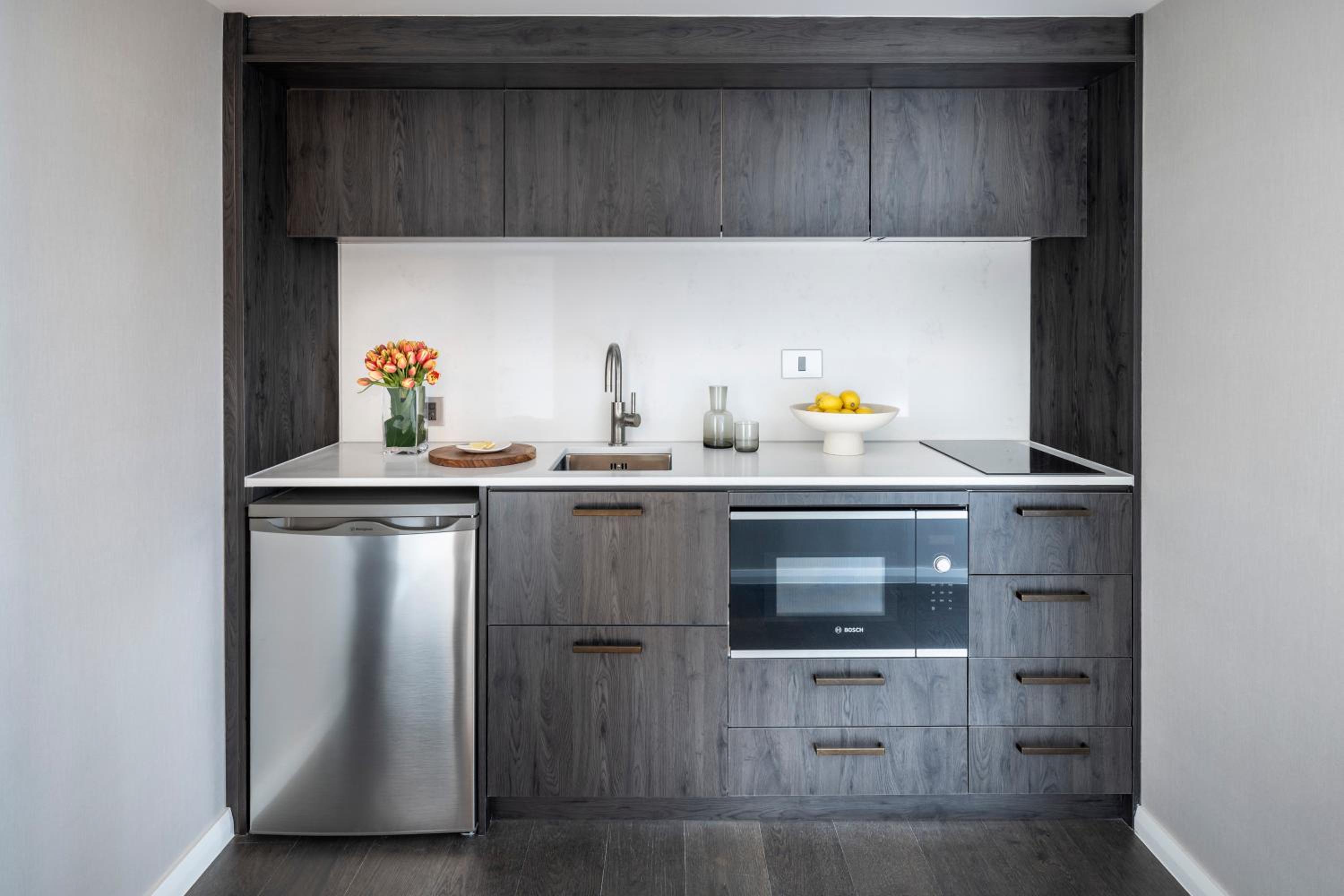 Junior Suite with Kitchenette Pinnacle Tower - Photo 2