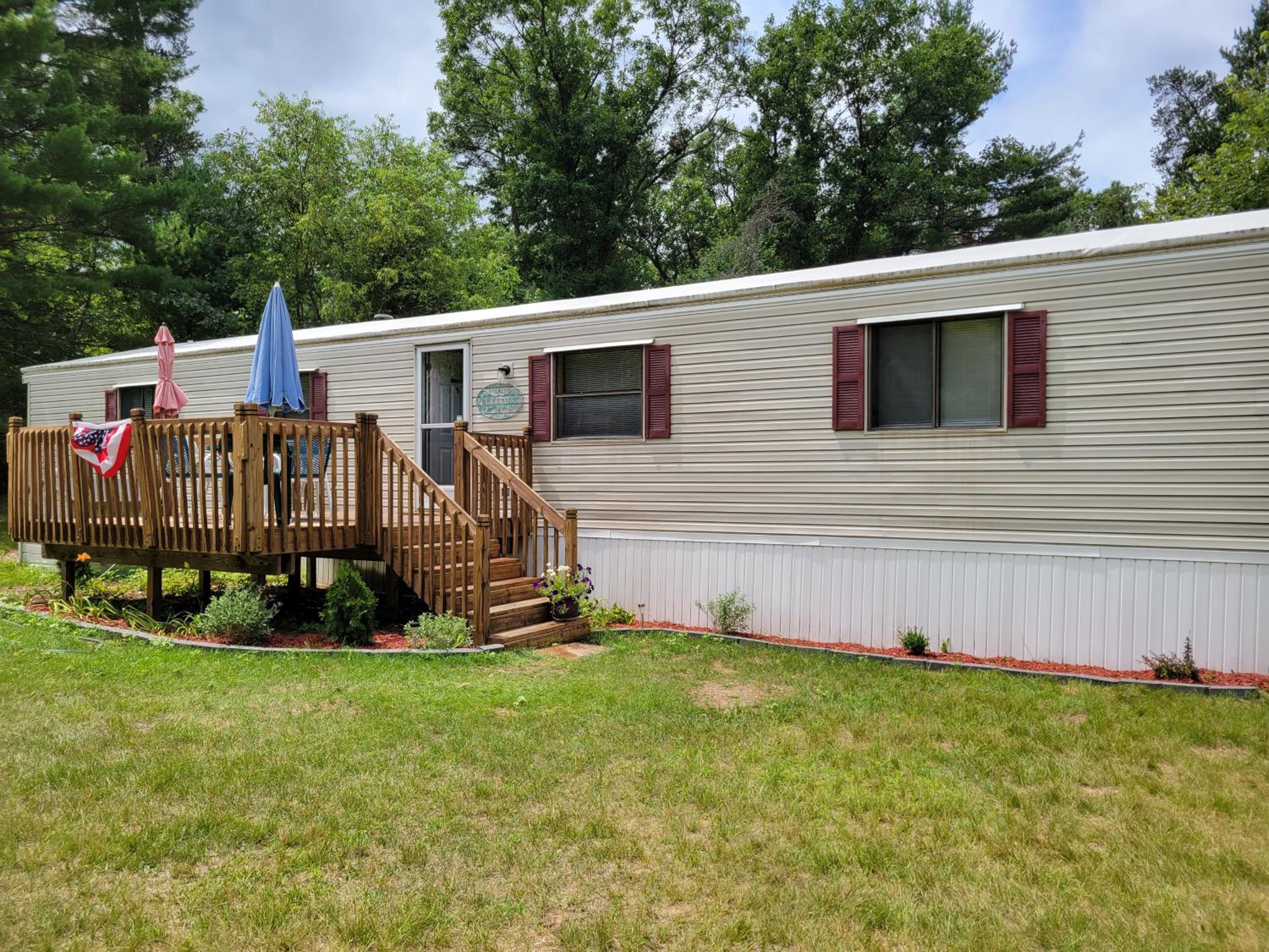 Three-Bedroom House photo 2