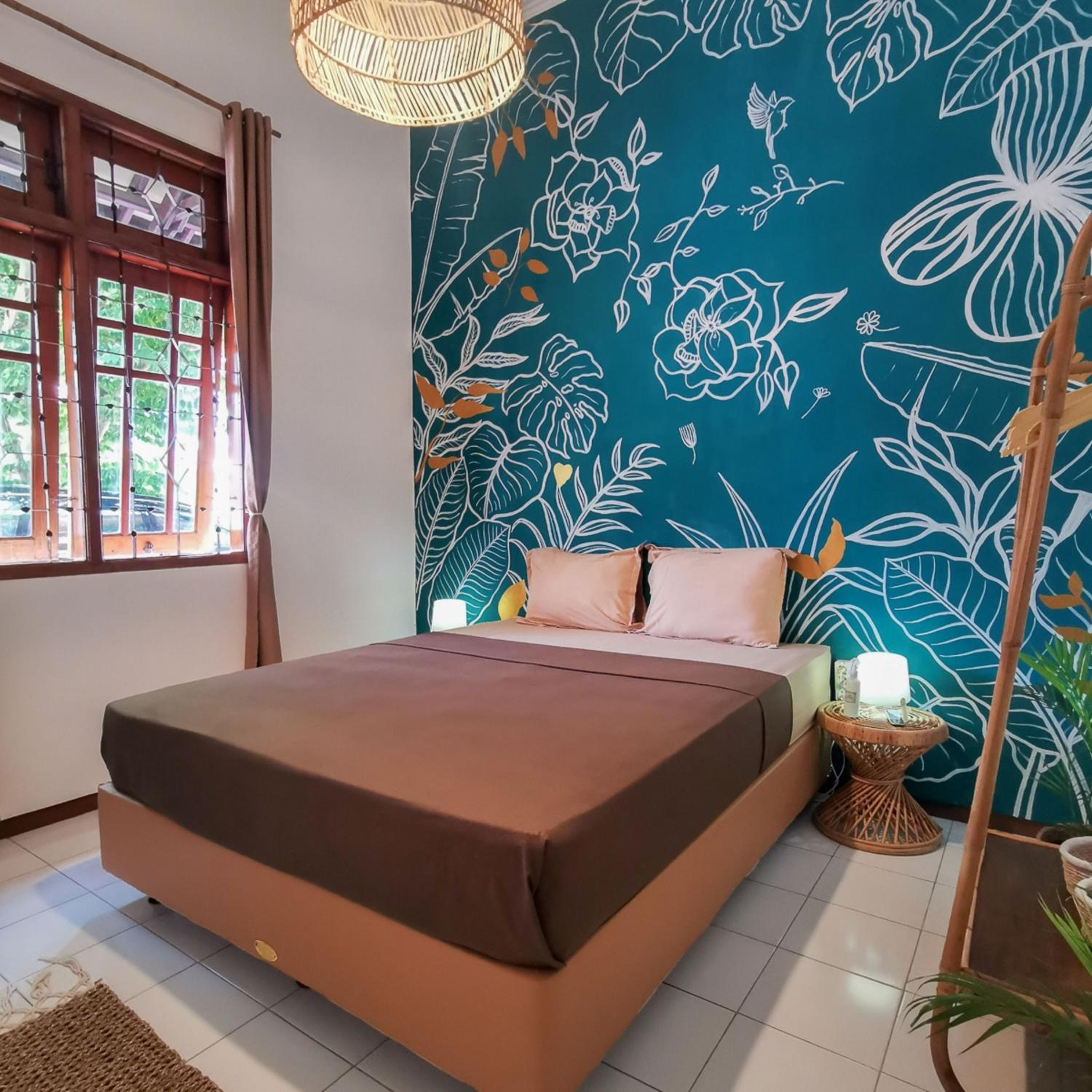 Standard Double Room with Shared Bathroom - Photo 9