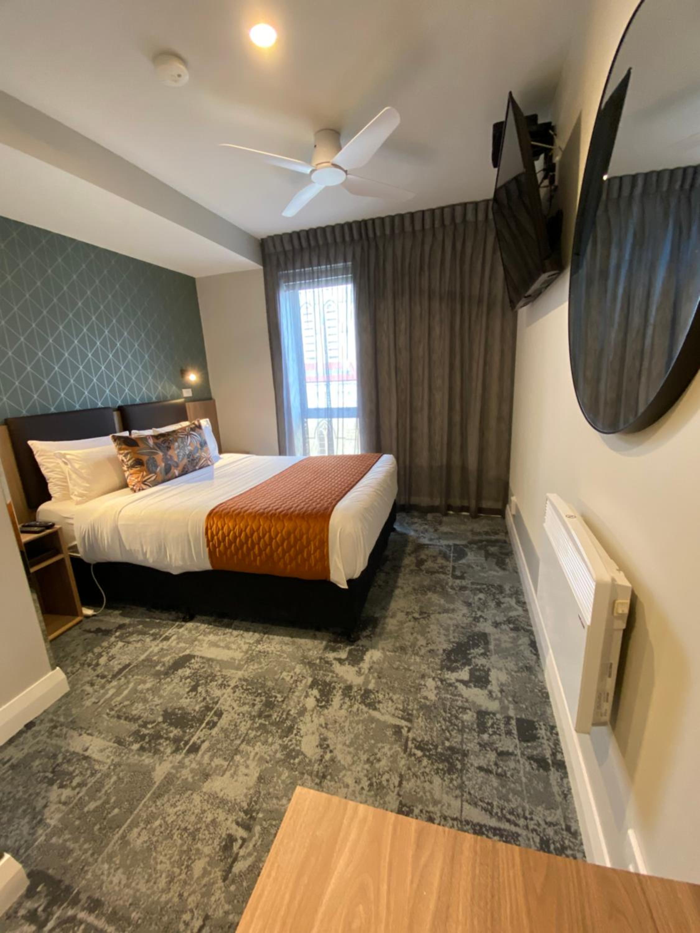 Deluxe Double Room - Photo 13