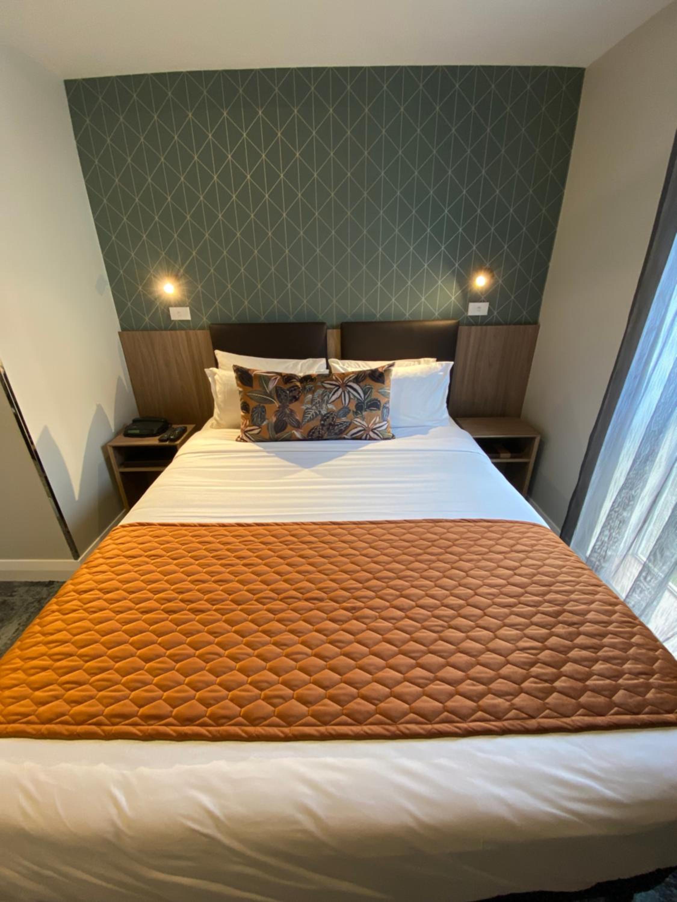 Deluxe Double Room - Photo 12