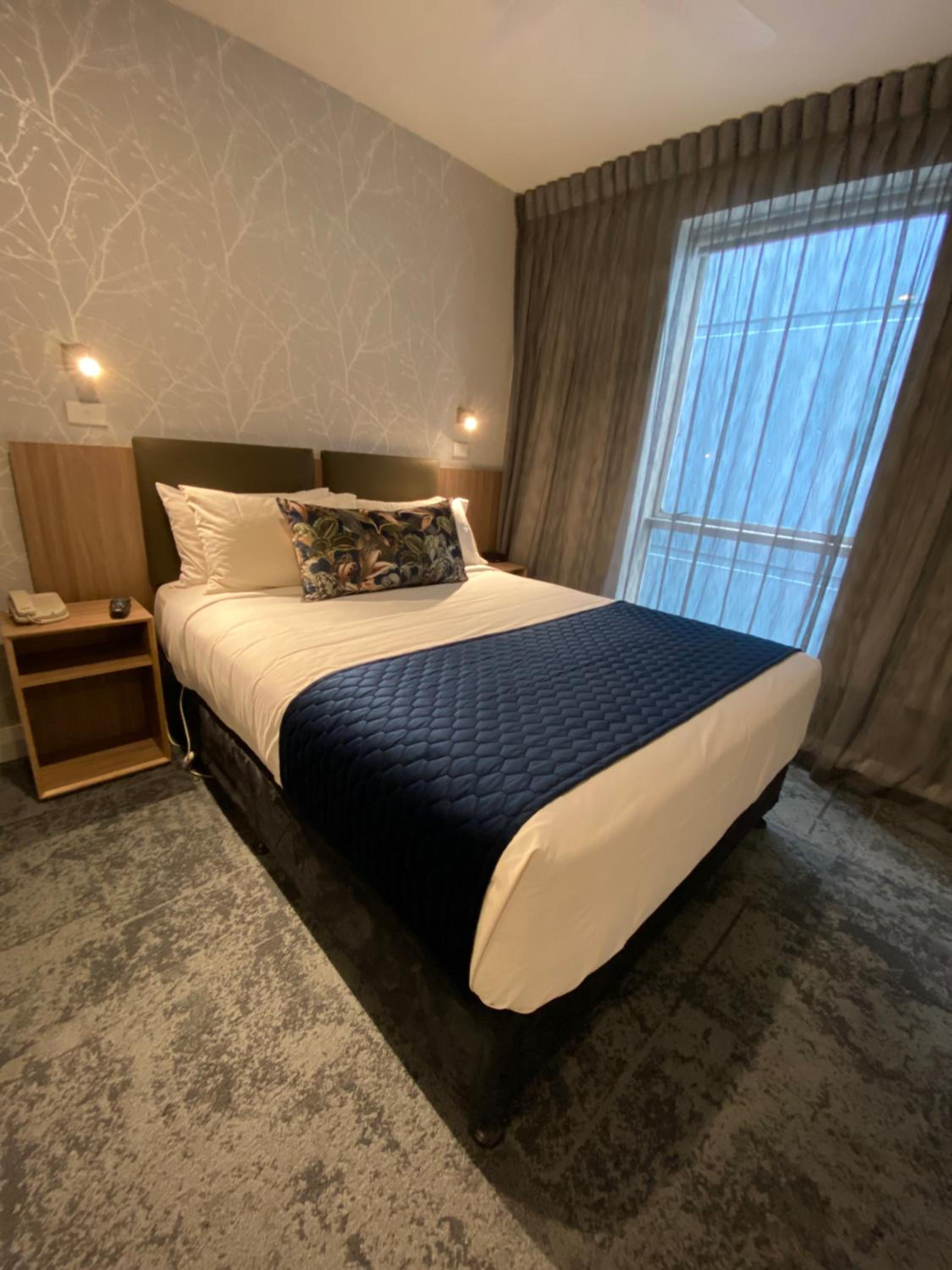 Deluxe Double Room - Photo 16