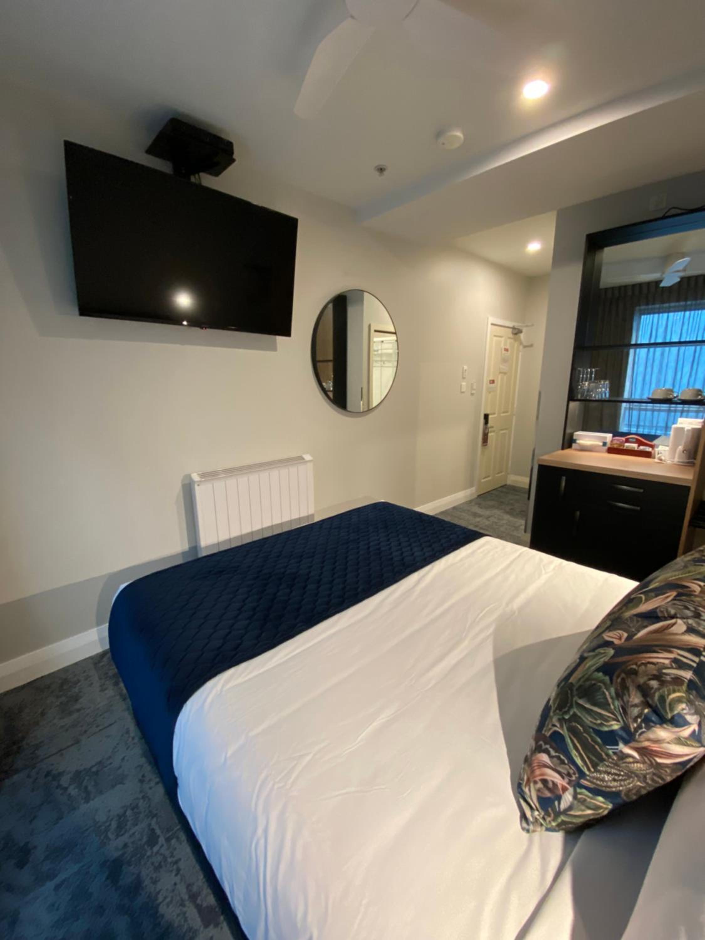Deluxe Double Room - Photo 14