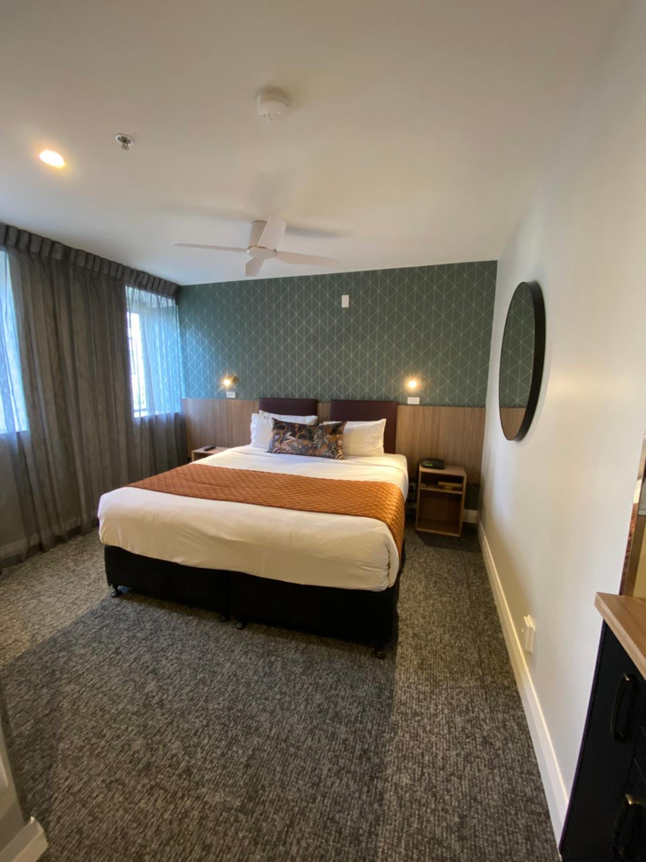 Deluxe Queen Room - Photo 7