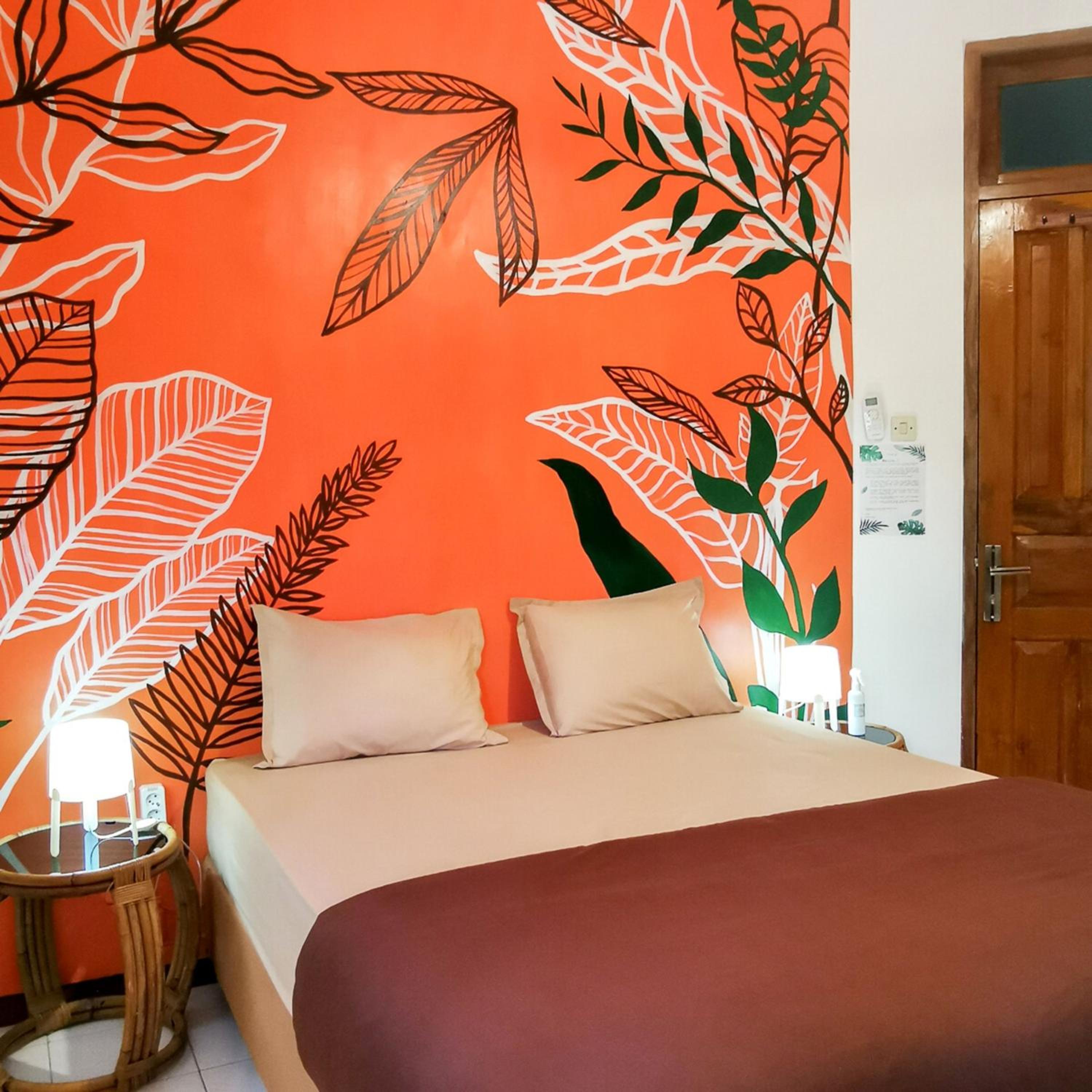 Standard Double Room with Shared Bathroom - Photo 3