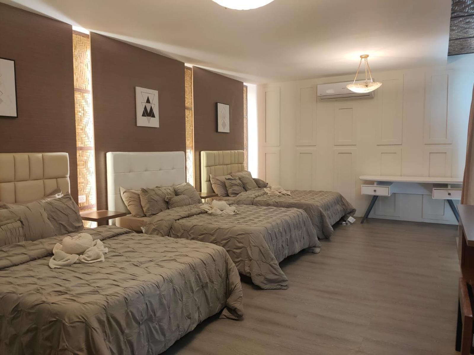 Deluxe Family Room - Photo 1