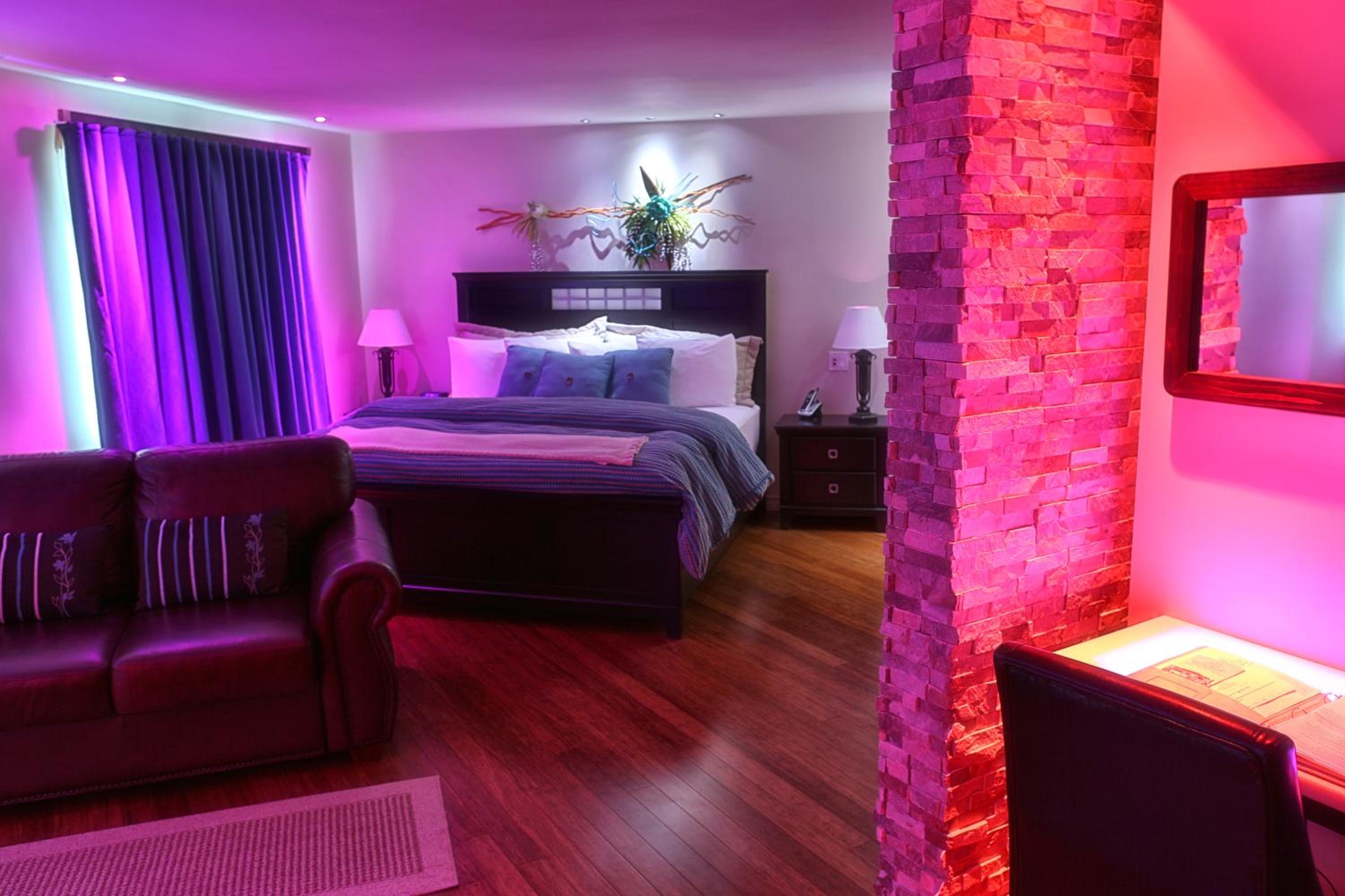 Suite with Spa Bath - Photo 4