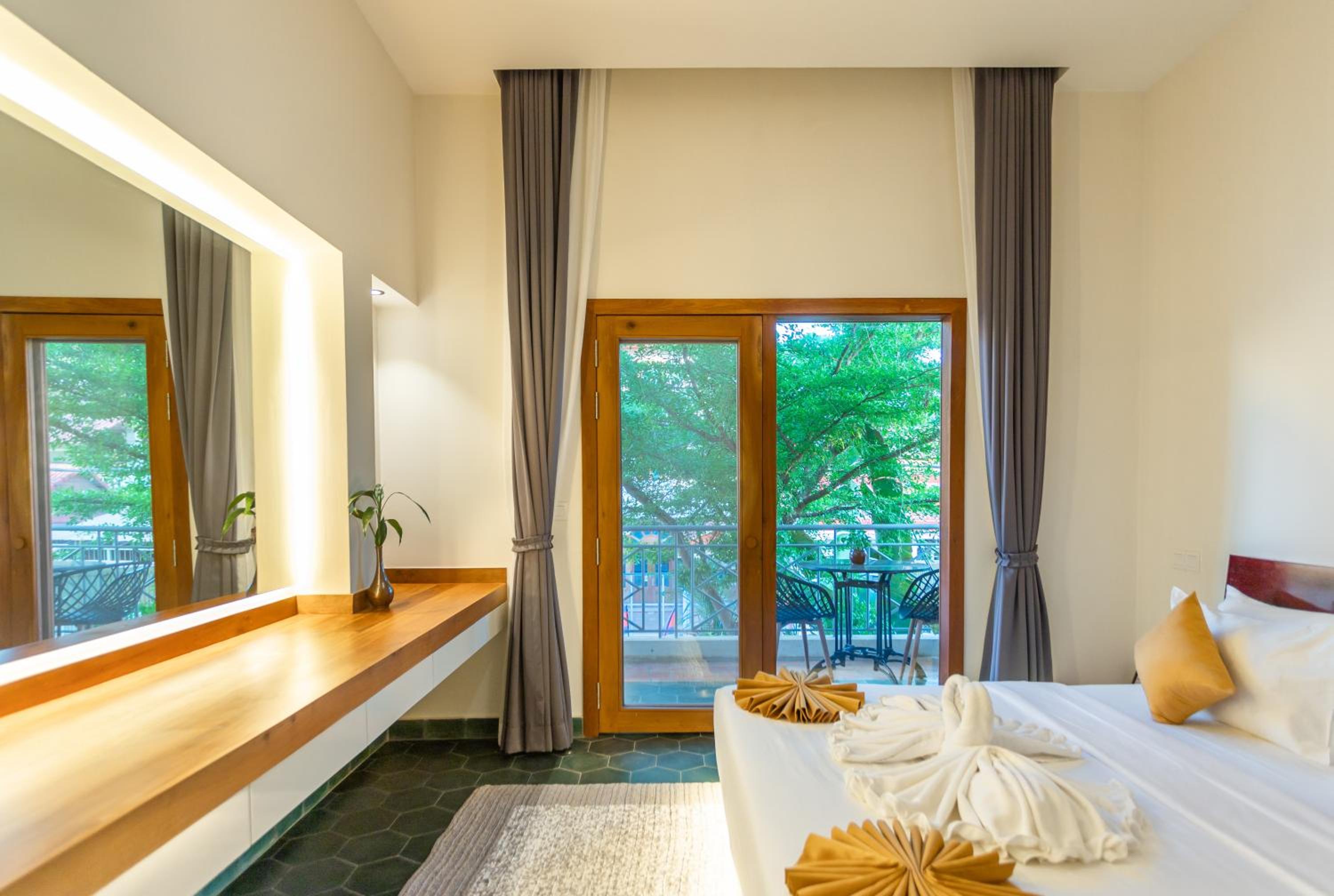 Three-Bedroom Suite photo 2