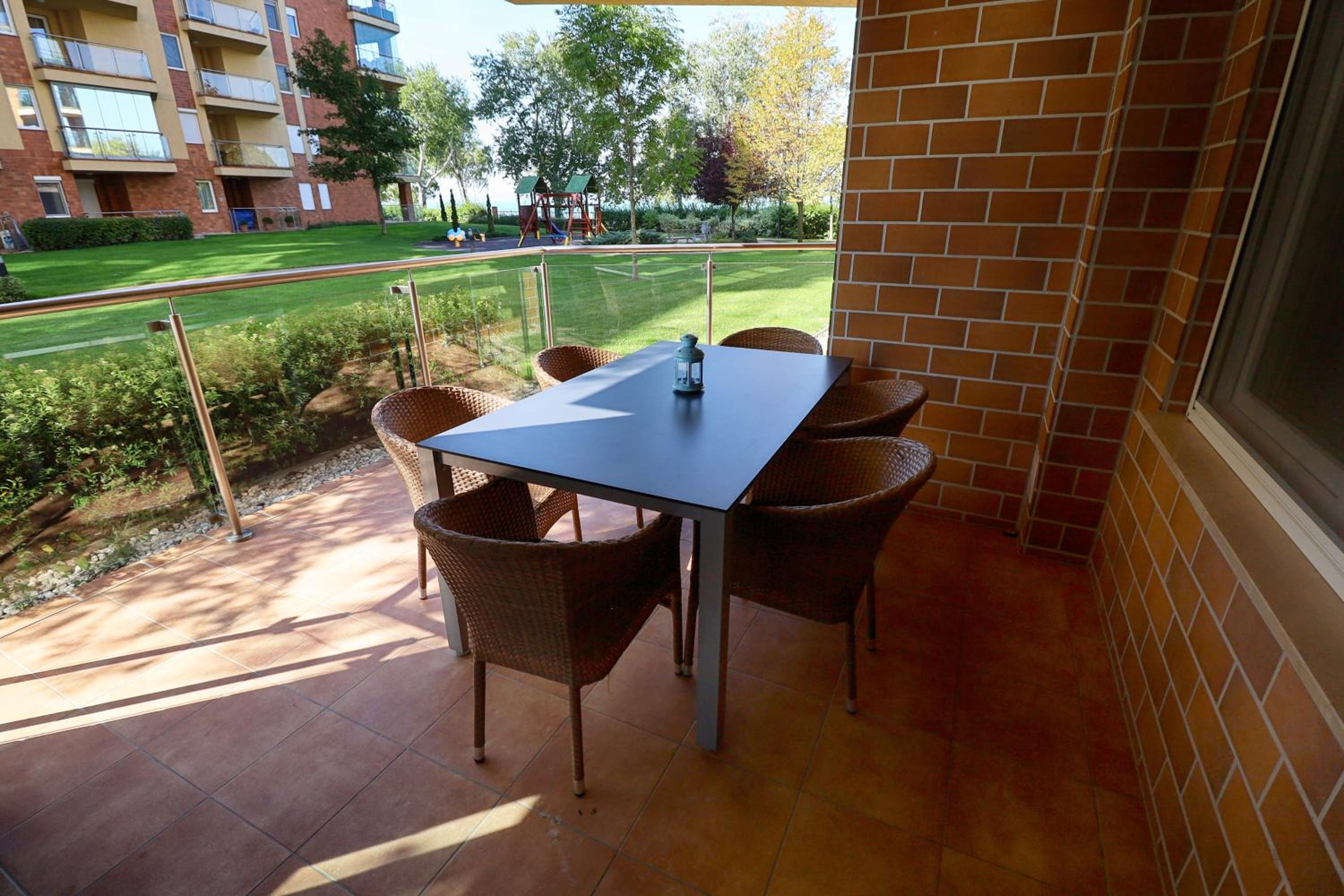Three-Bedroom Apartment - Photo 15
