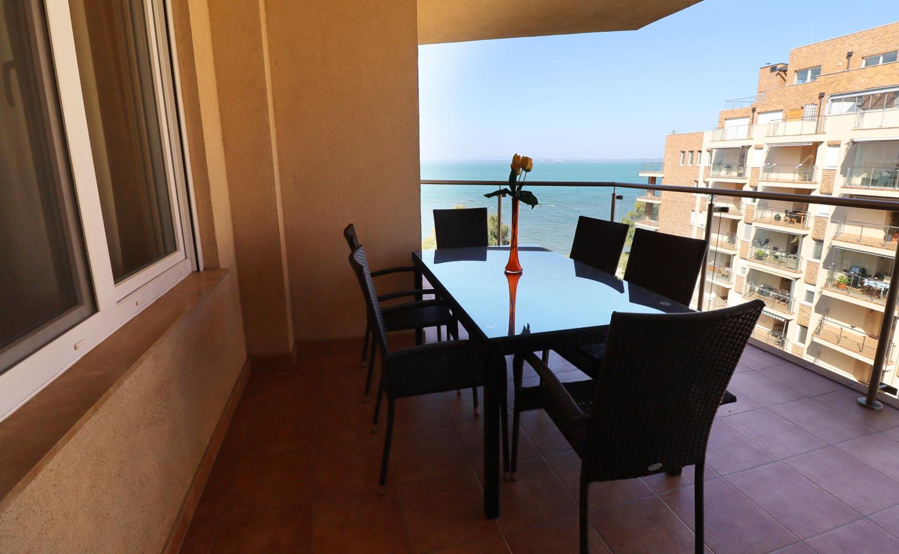 Deluxe Apartment - Photo 9