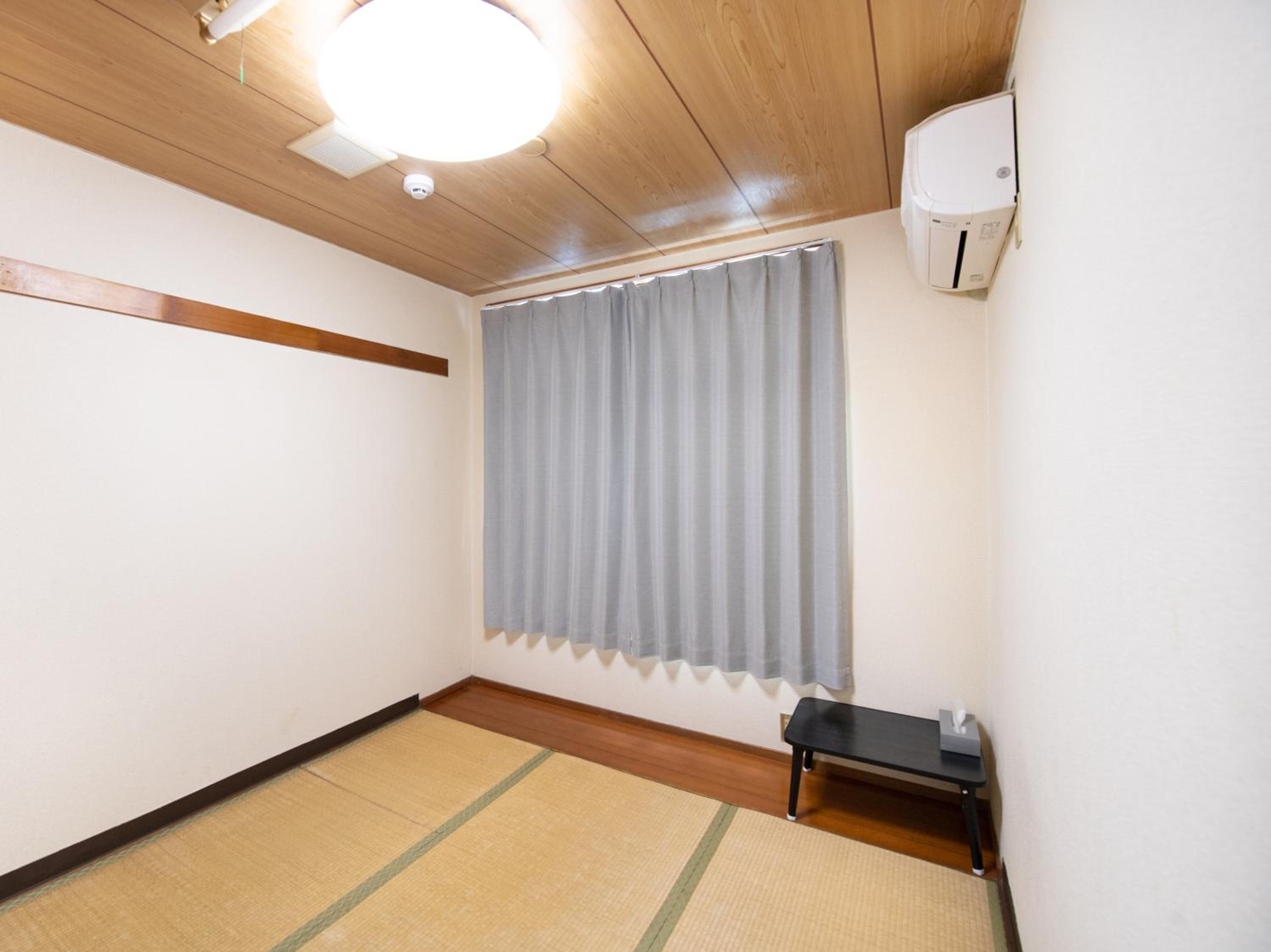 Japanese-Style Room