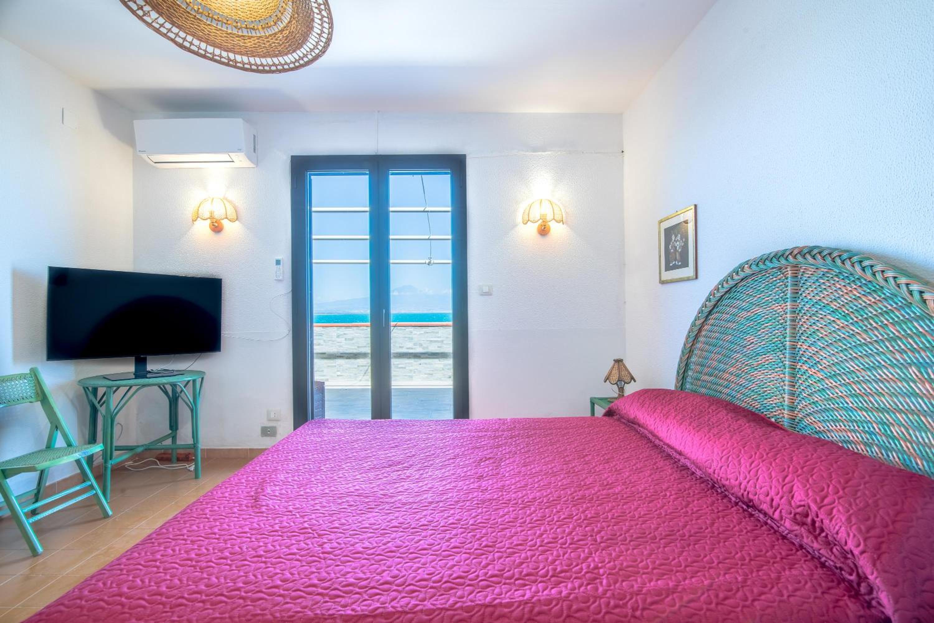Two-Bedroom Deluxe Apartment with Ocean View photo 3