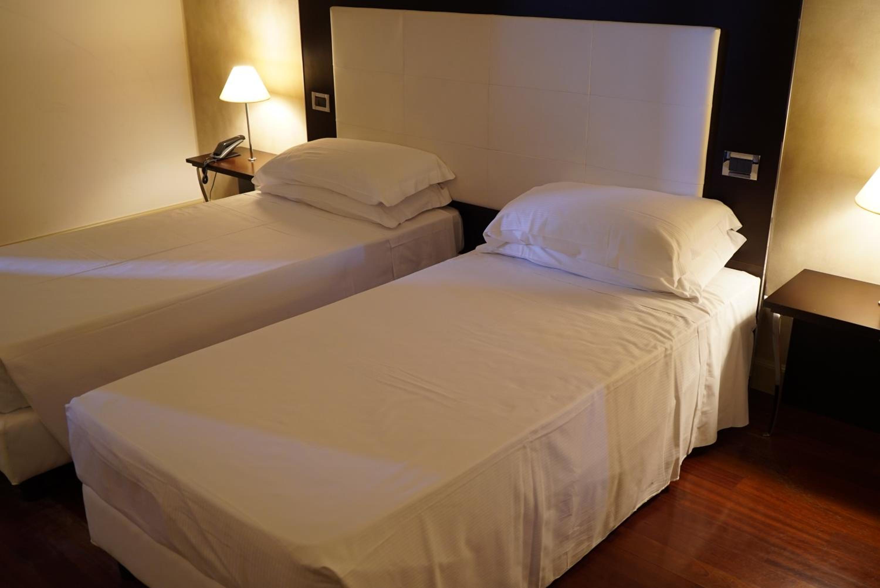 Double Room - Photo 4