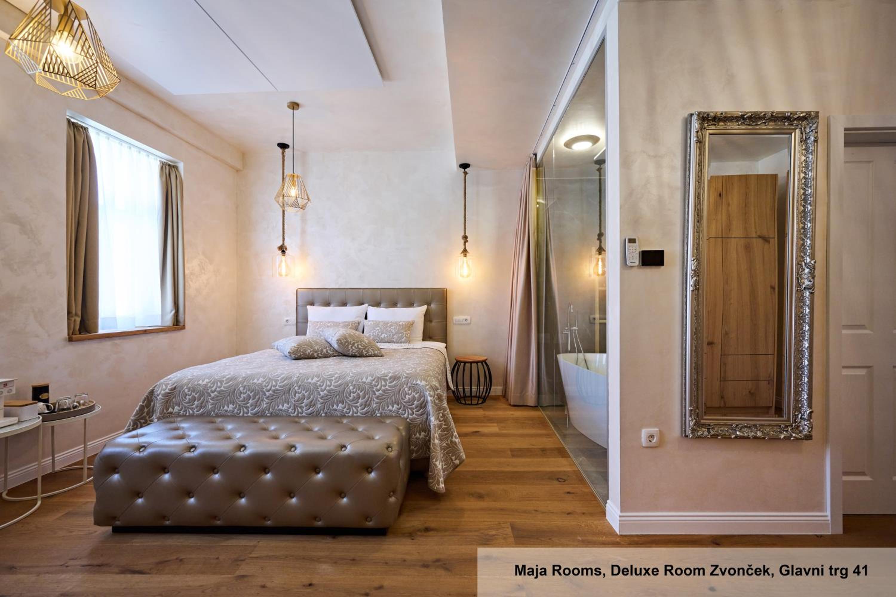 Deluxe Double Room with Bath - Photo 14
