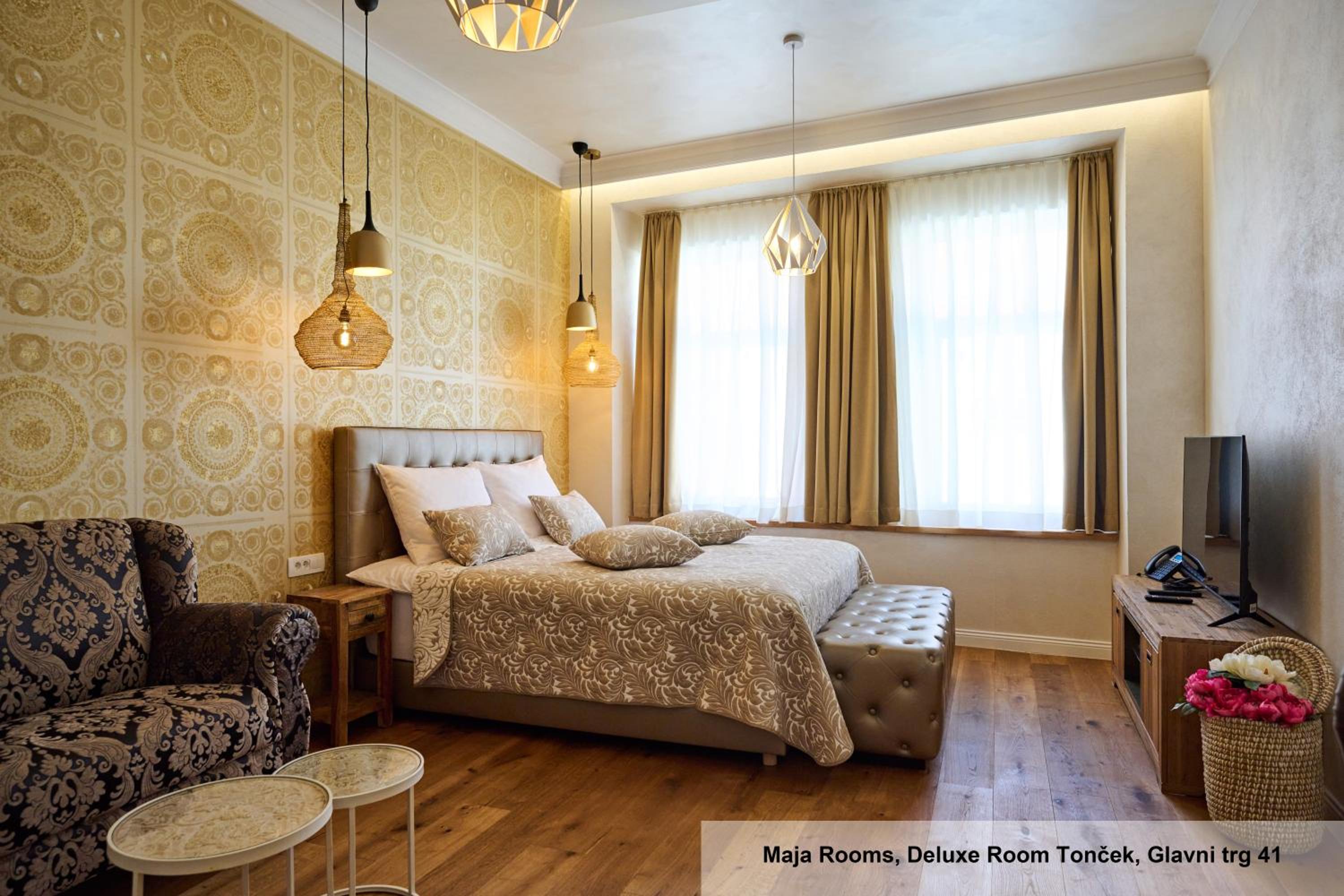 Deluxe Double Room - Photo 9