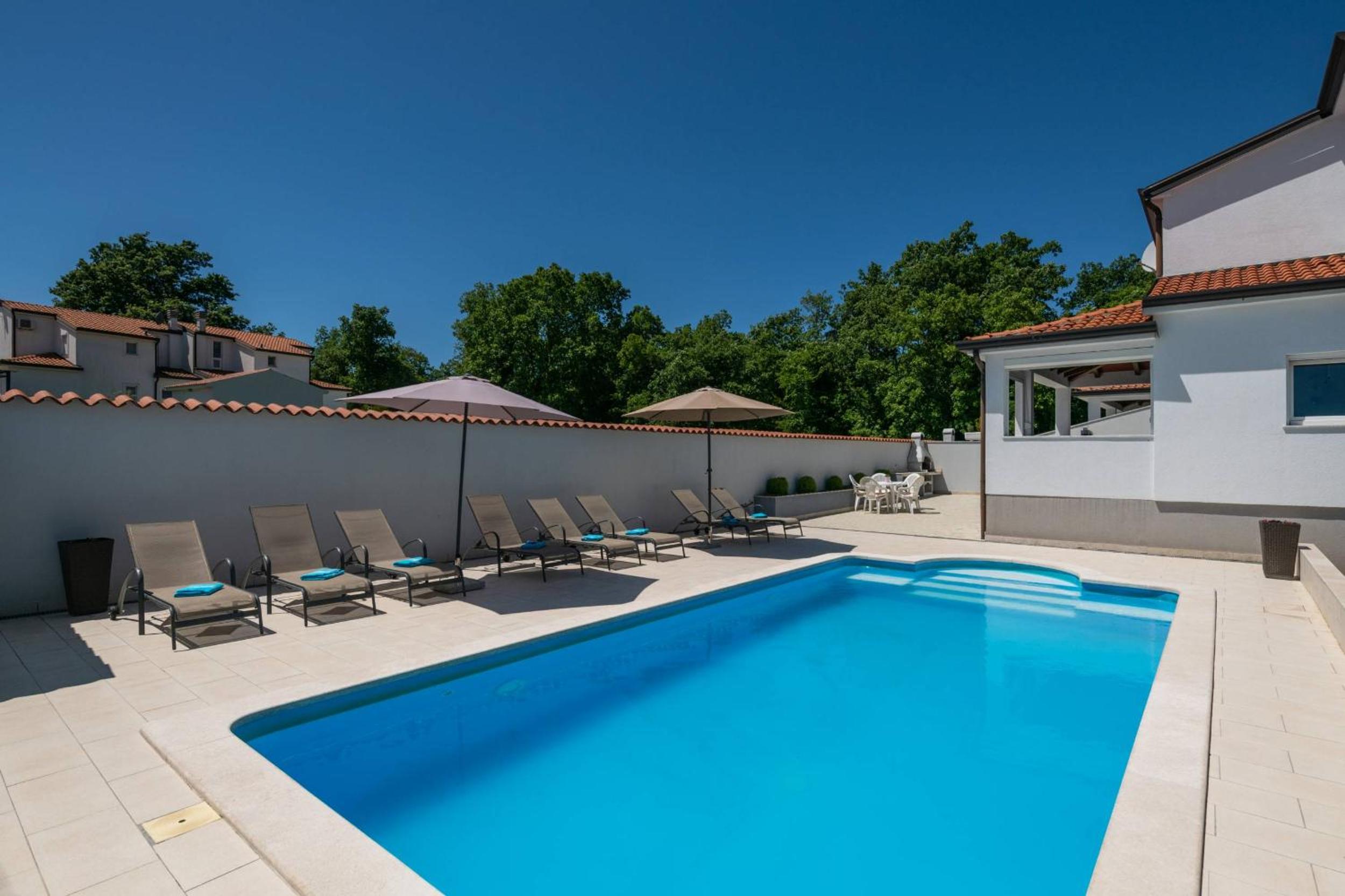 Villa photo 3