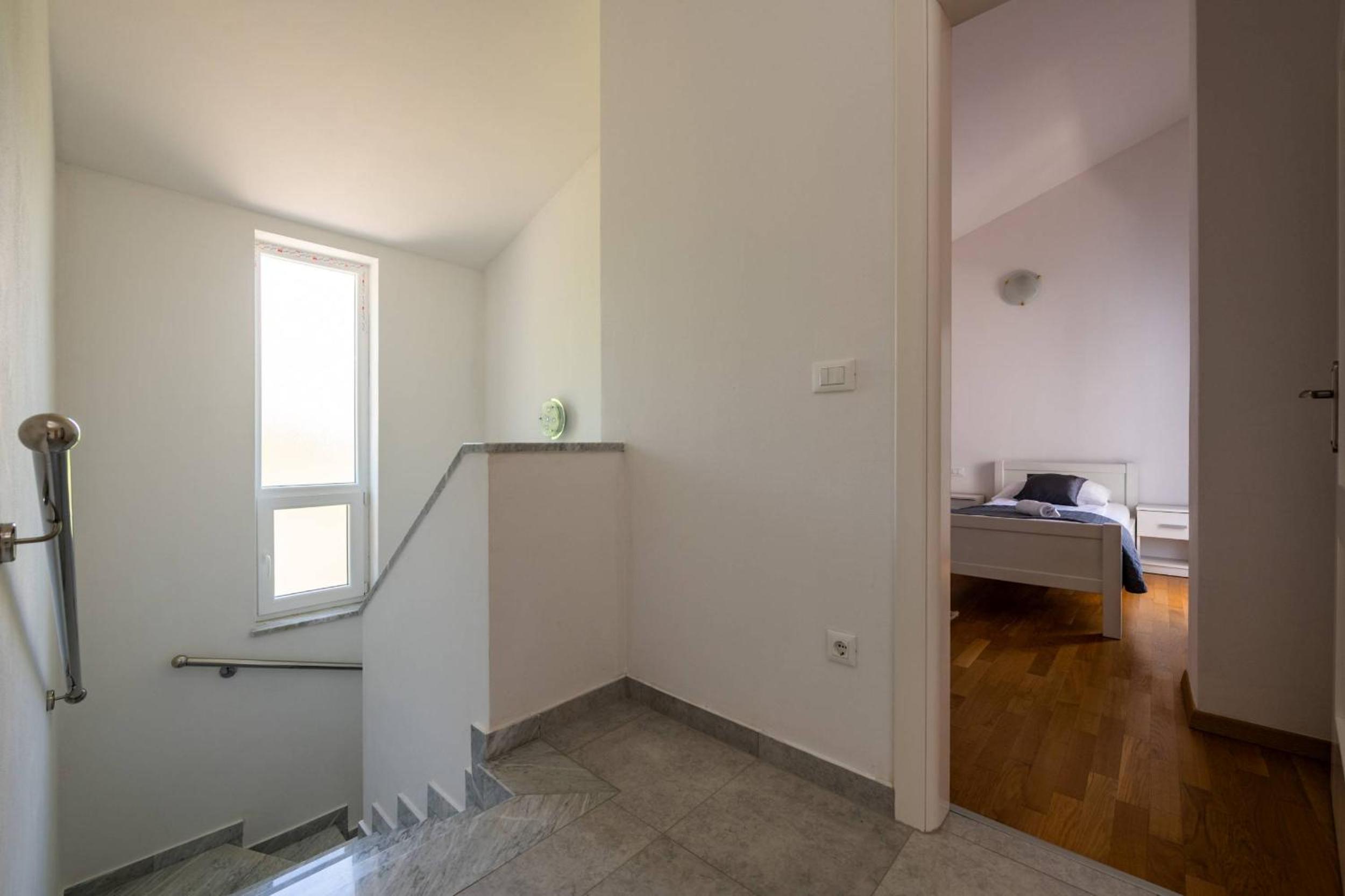 Villa photo 2