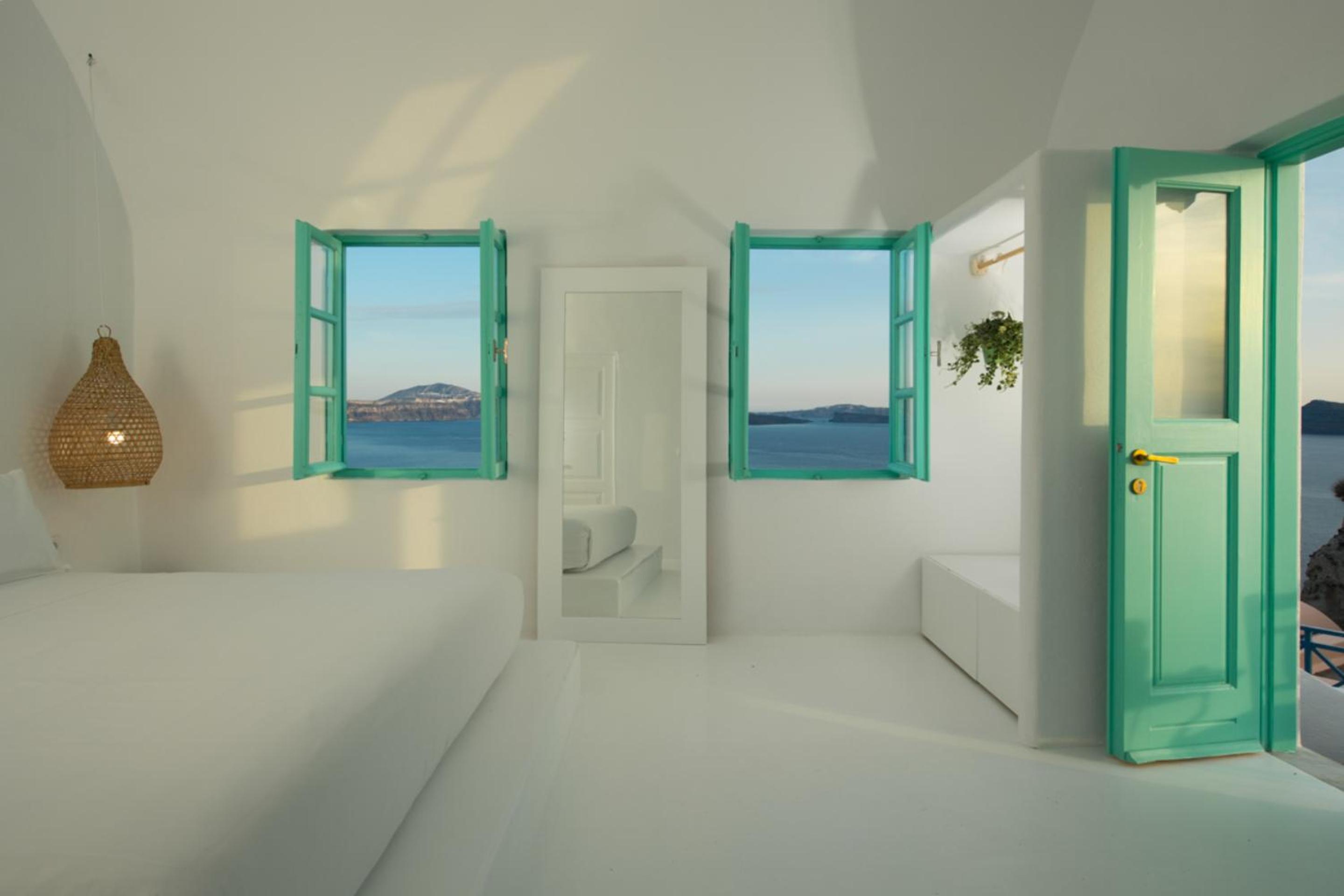 Suite with Panoramic Caldera View