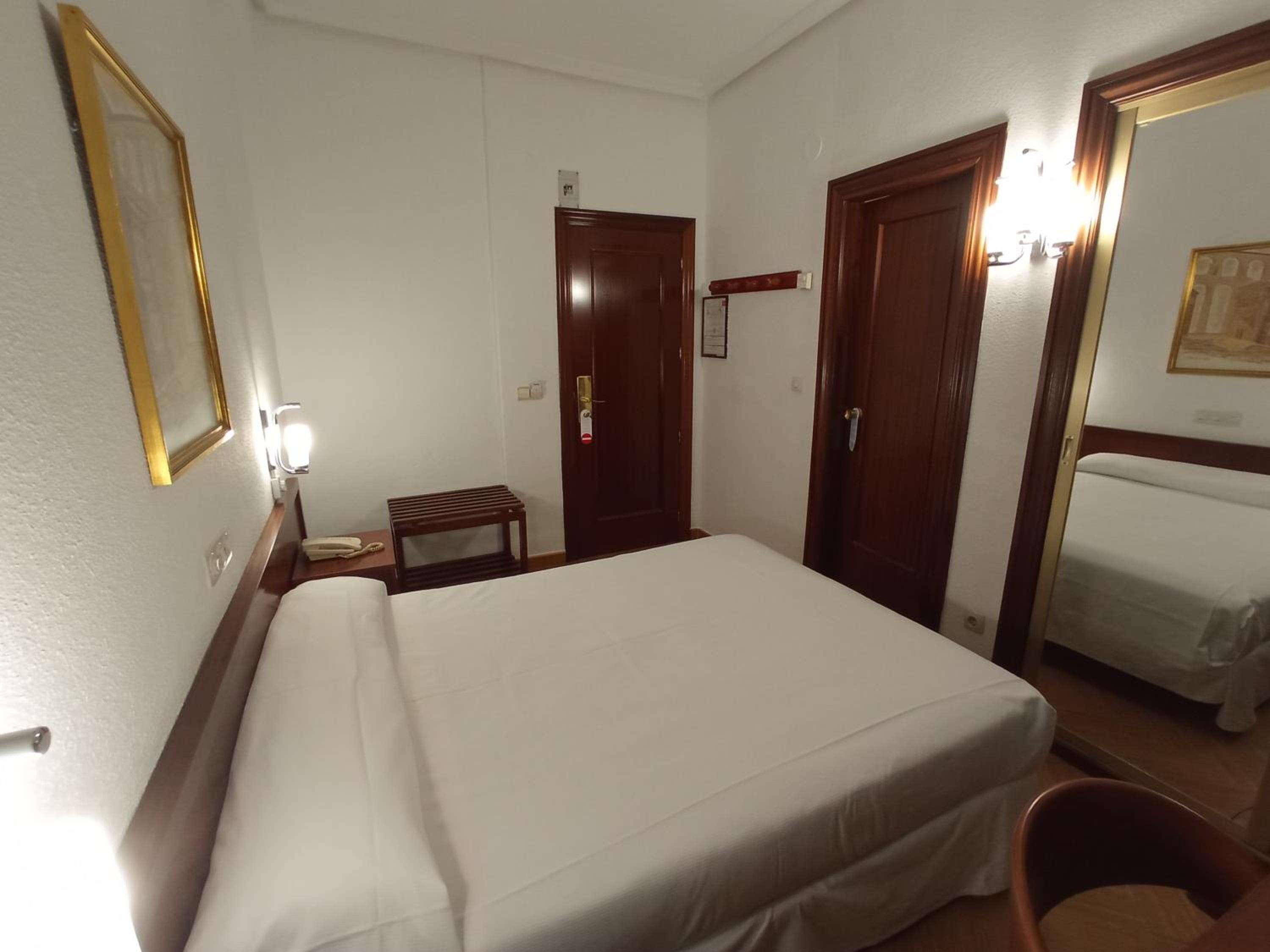 Standard Single Room photo 3
