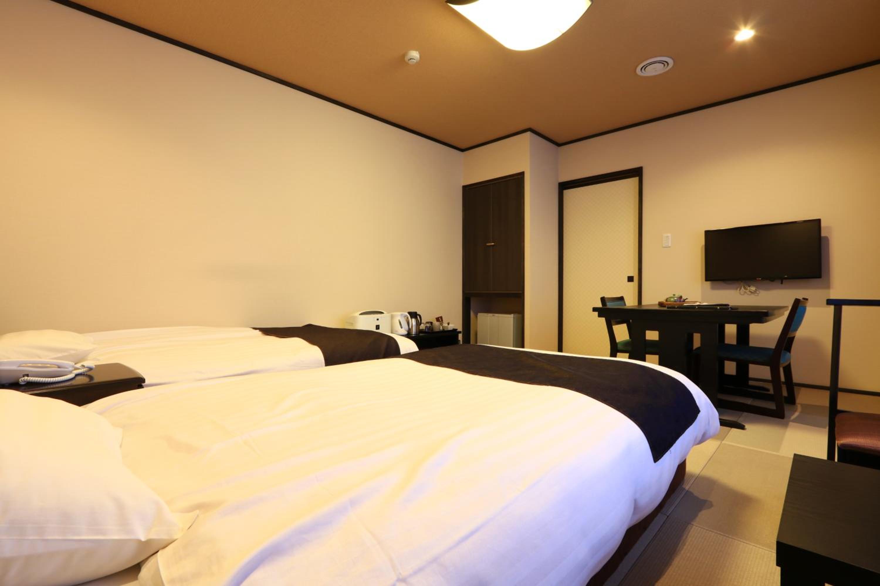 Twin Room with Shower photo 3
