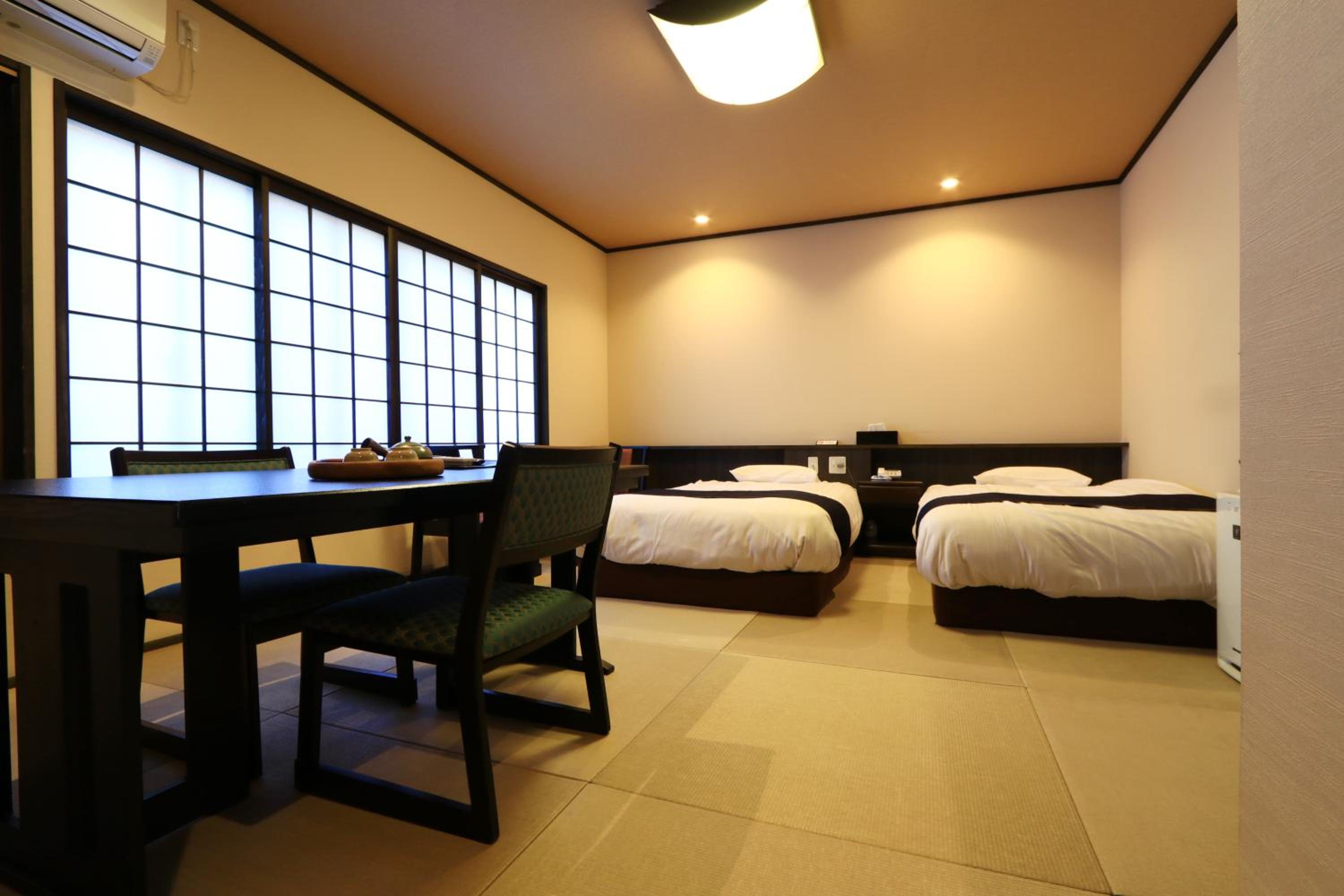 Twin Room with Shower photo 2