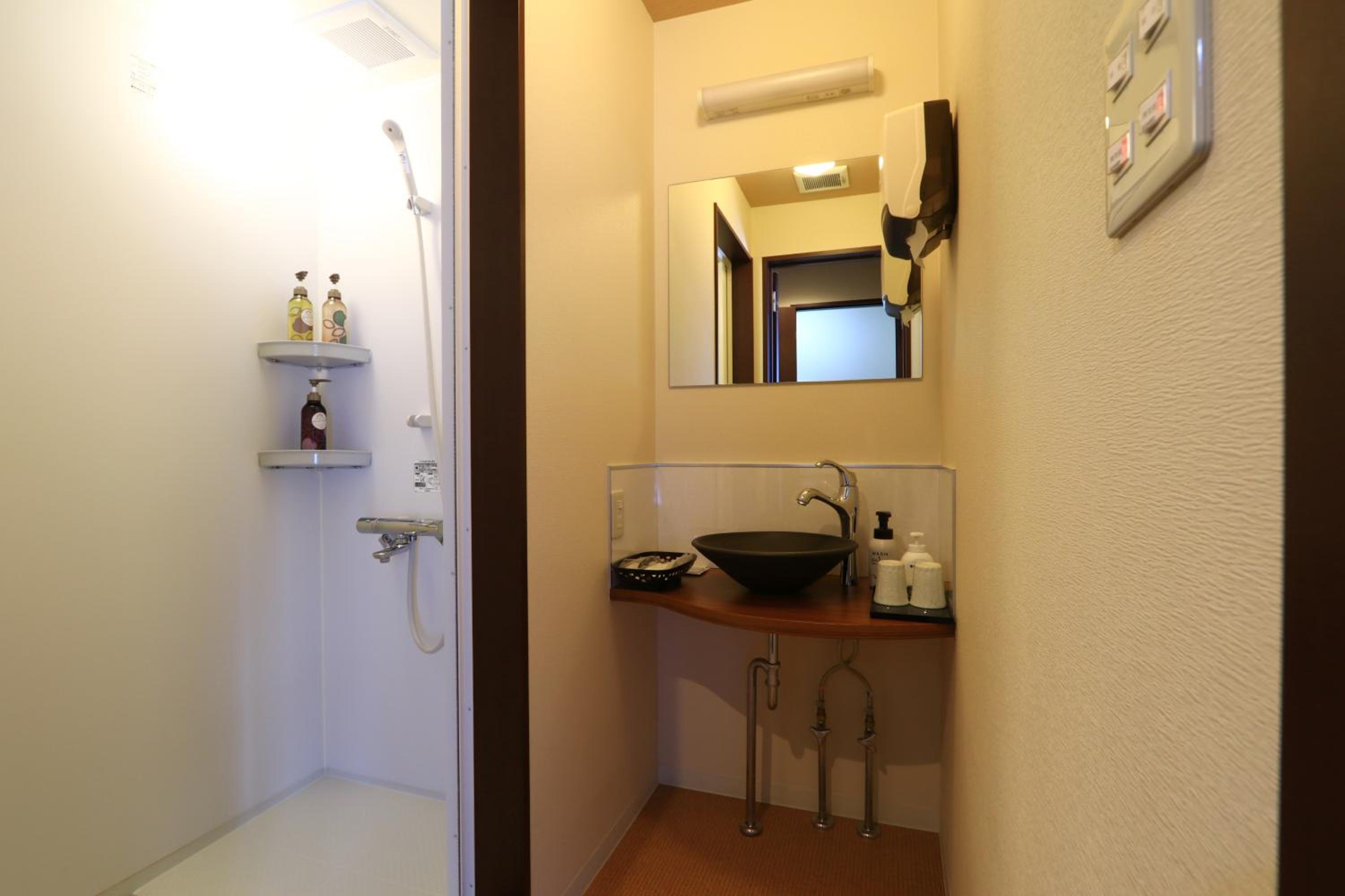 Family Room with Shower photo 3