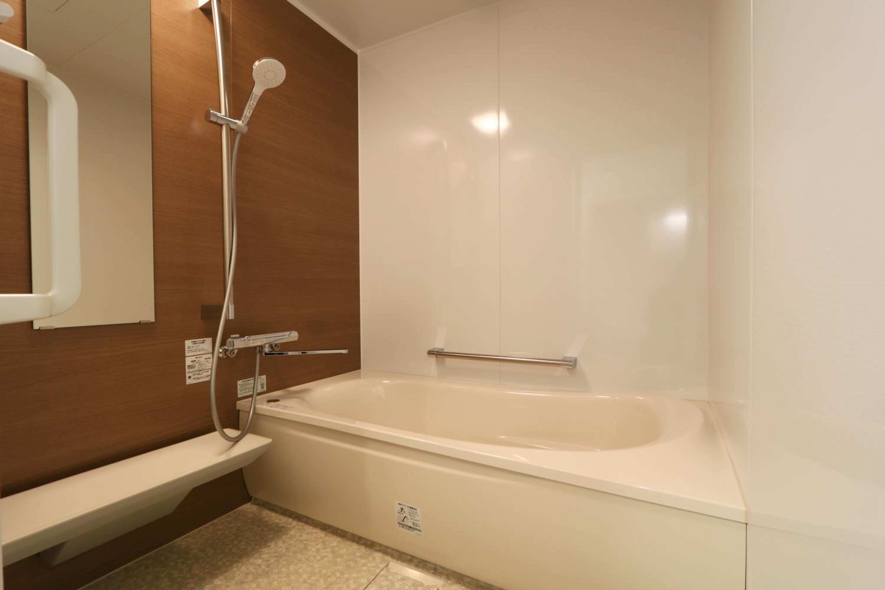 Family Room with Private Bathroom photo 2