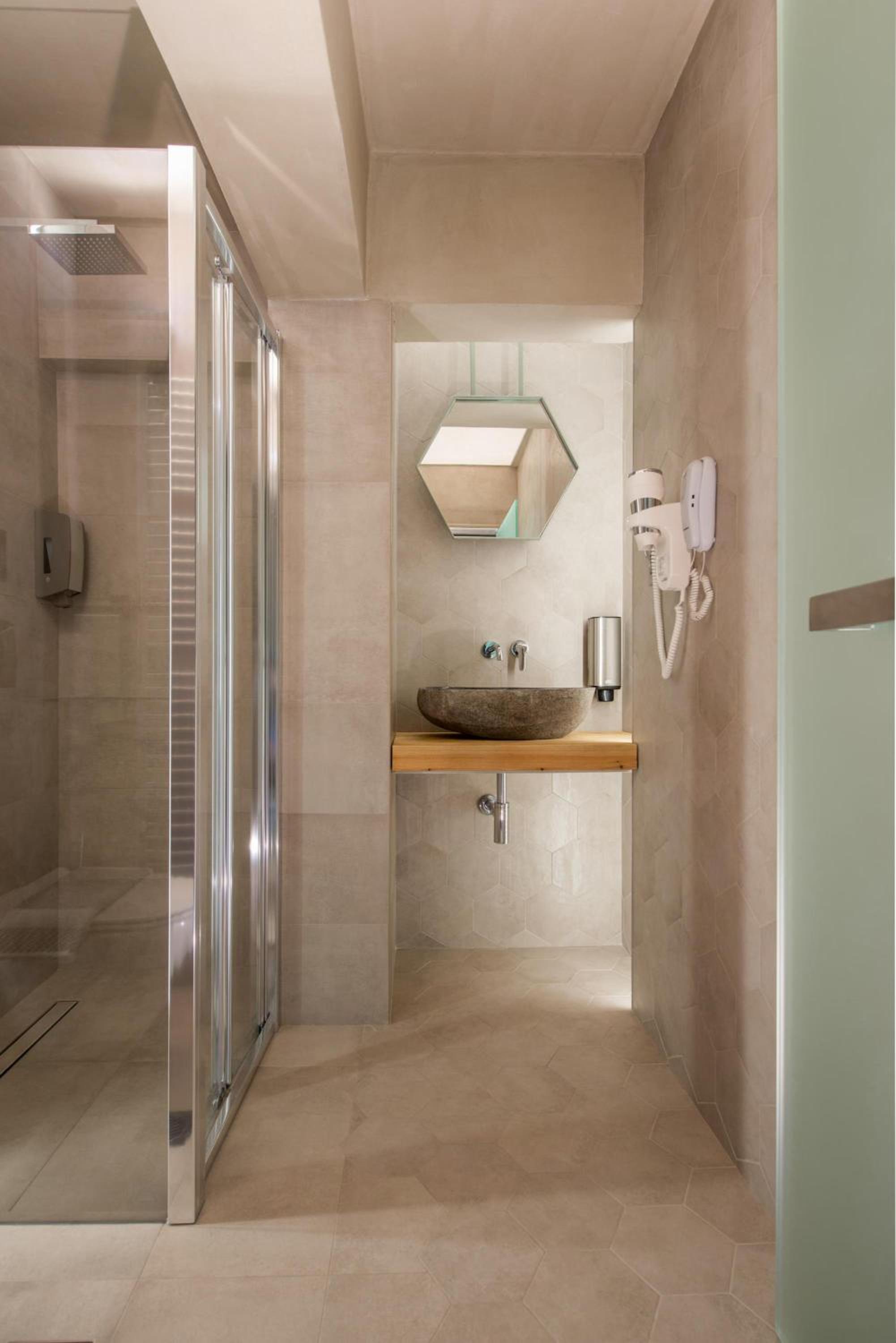 The Wood Junior Suite with Hot Tub - Photo 12