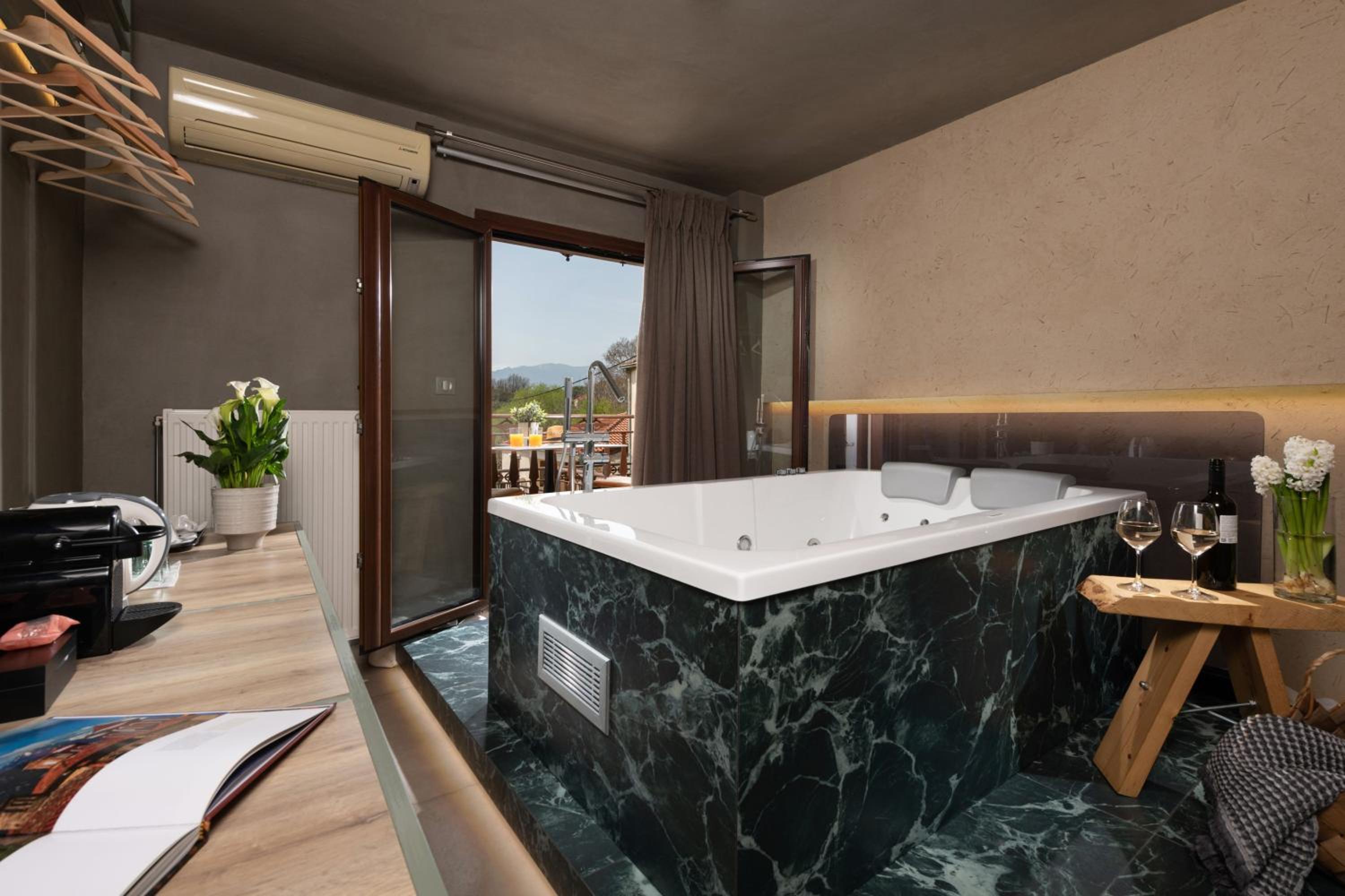 The Wood Junior Suite with Hot Tub - Photo 25