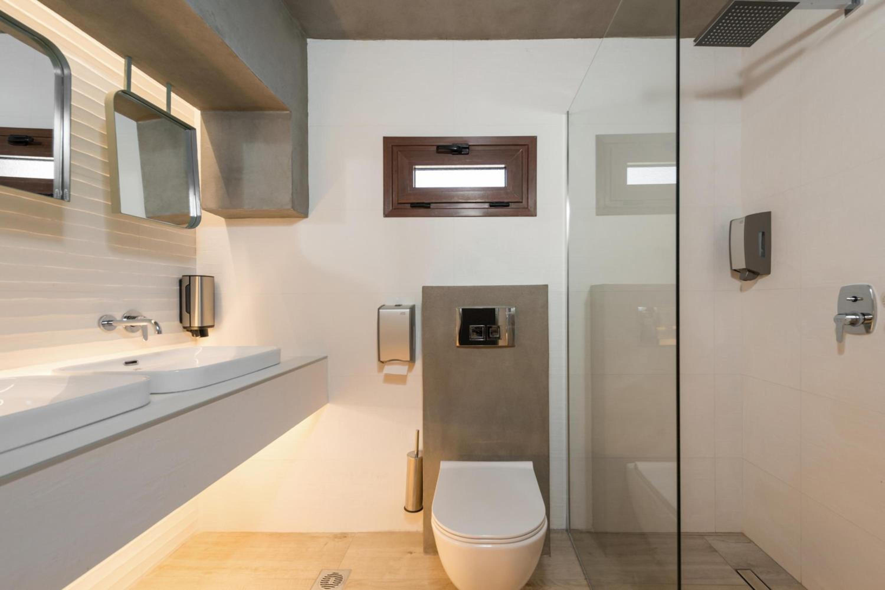 The Wood Junior Suite with Hot Tub - Photo 3