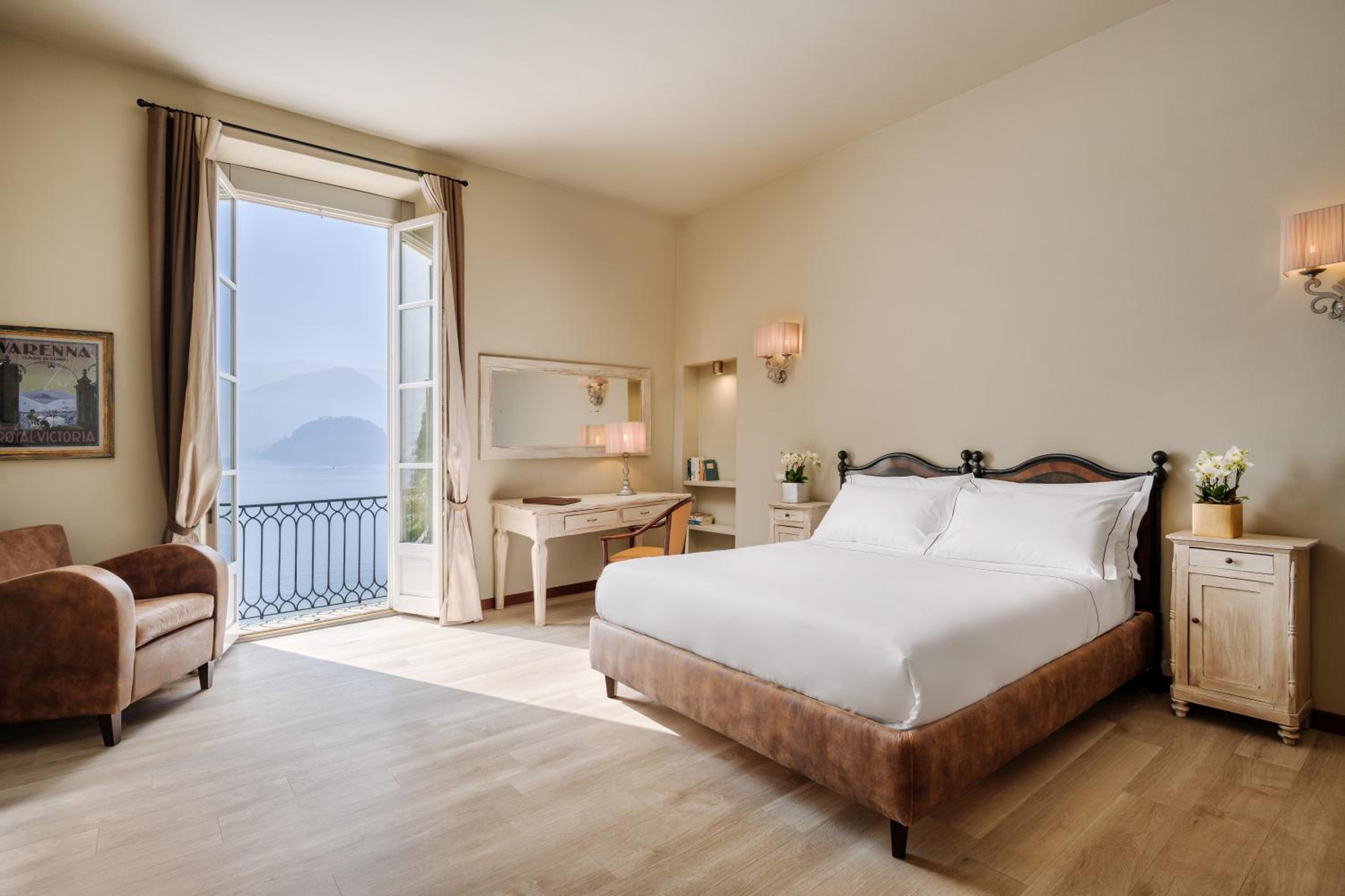 Junior Suite with Lake View - Photo 2