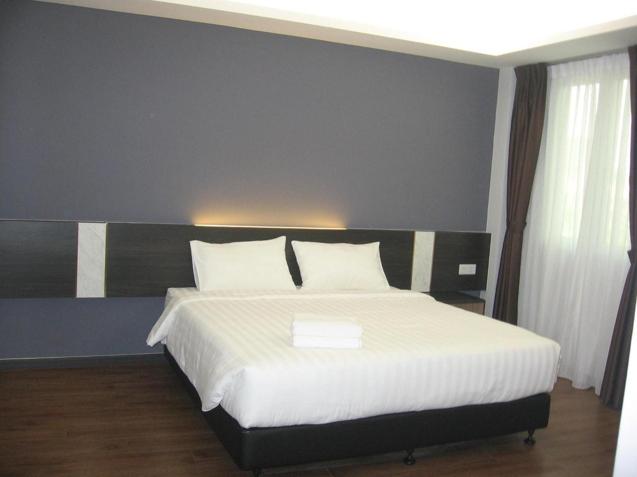 Standard King Room - Photo 3