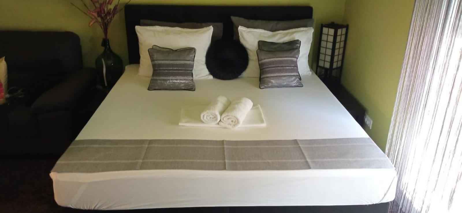 One-Bedroom Apartment - Photo 40
