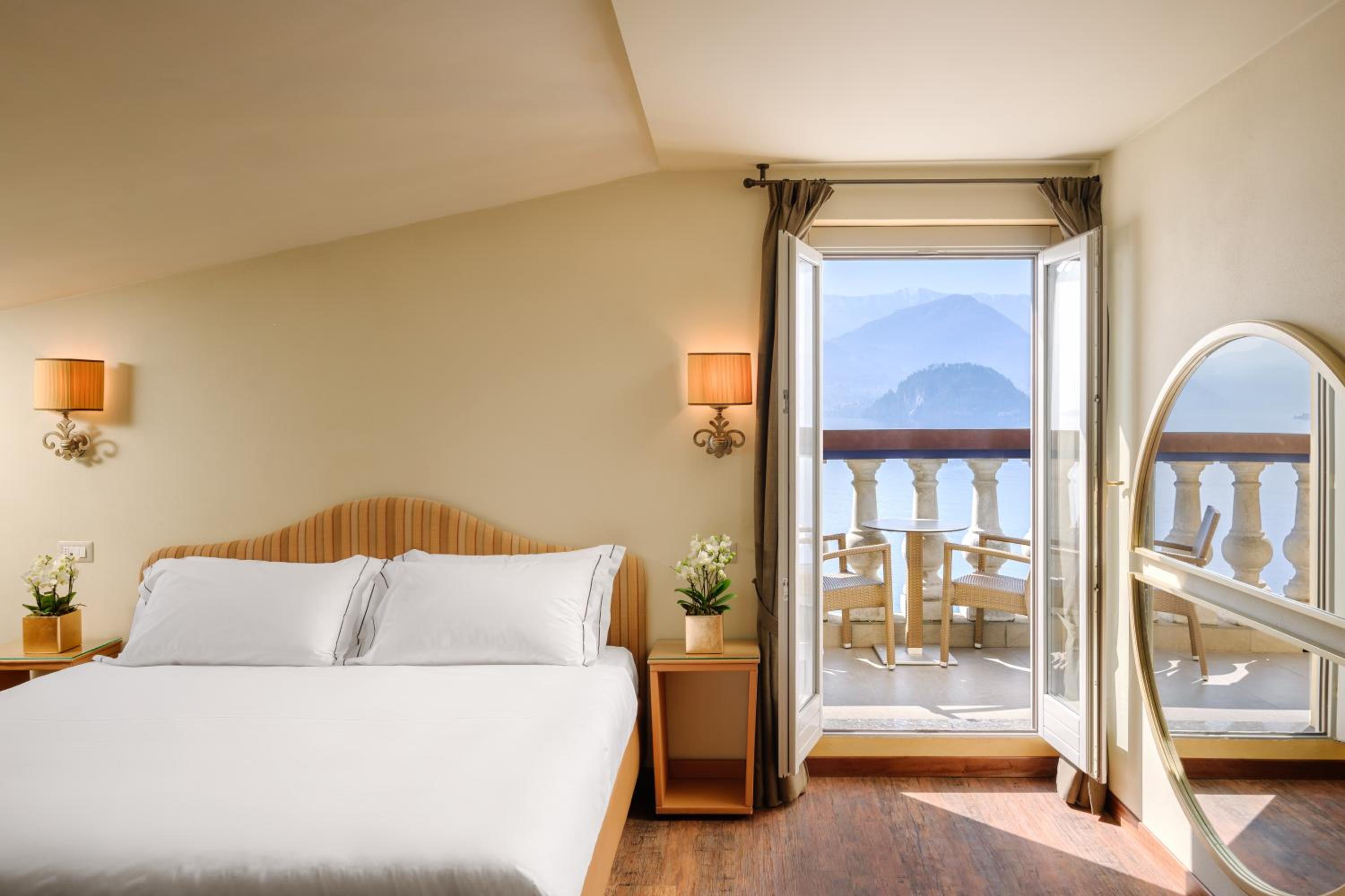 Junior Suite with Lake View and balcony - Photo 5