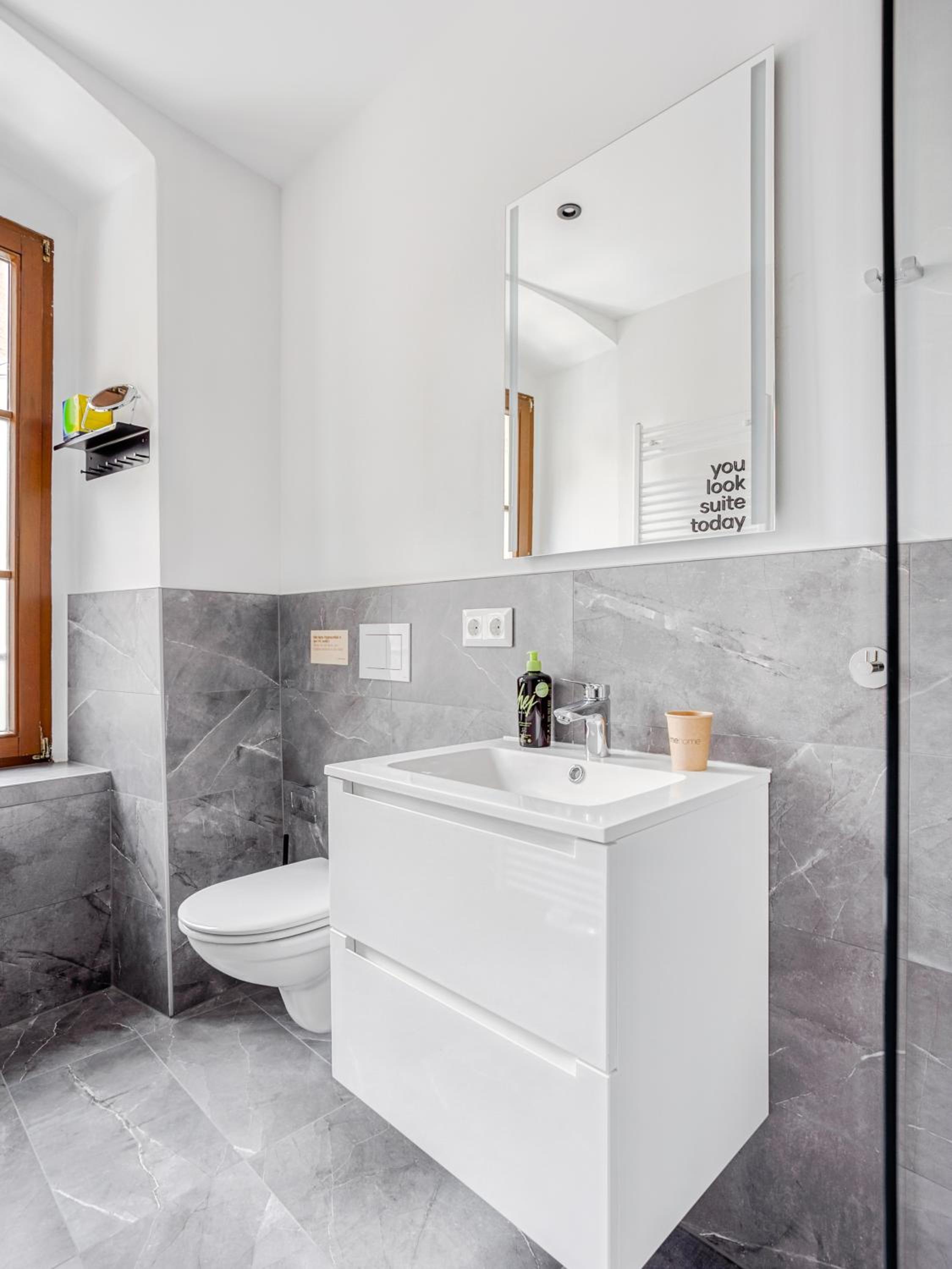 Suite M - Photo 14