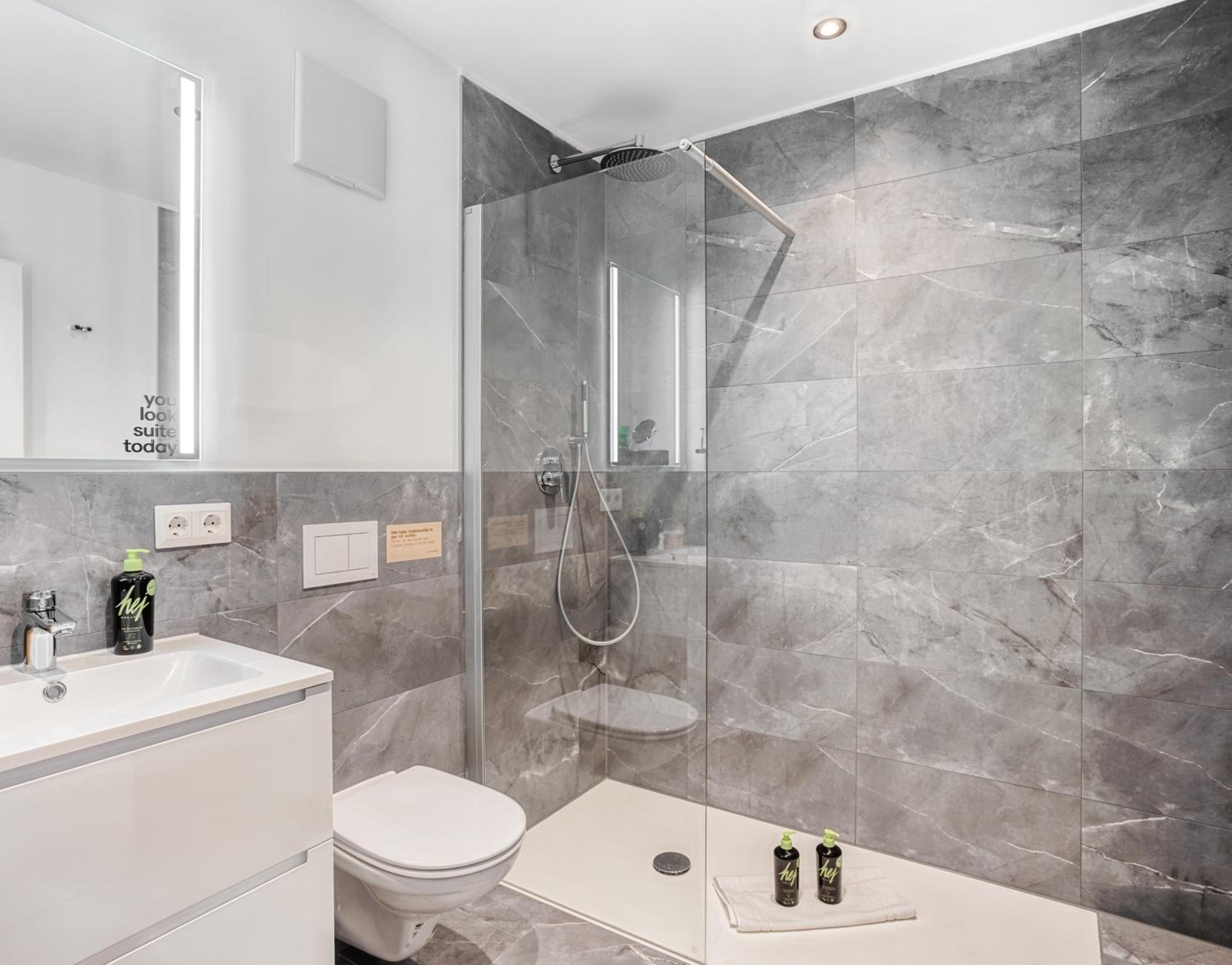 Suite M - Photo 12
