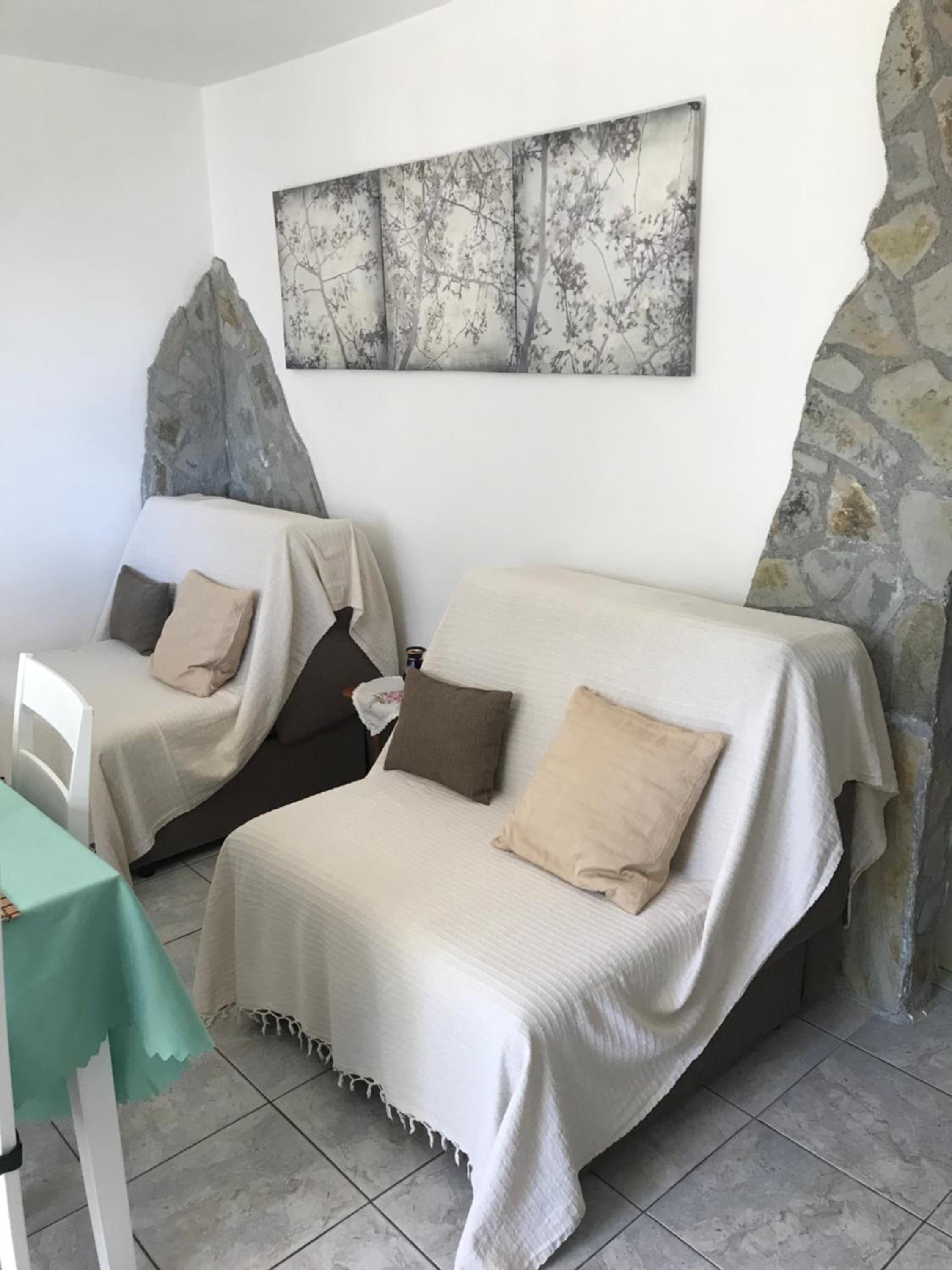 Studio Apartment - Photo 27