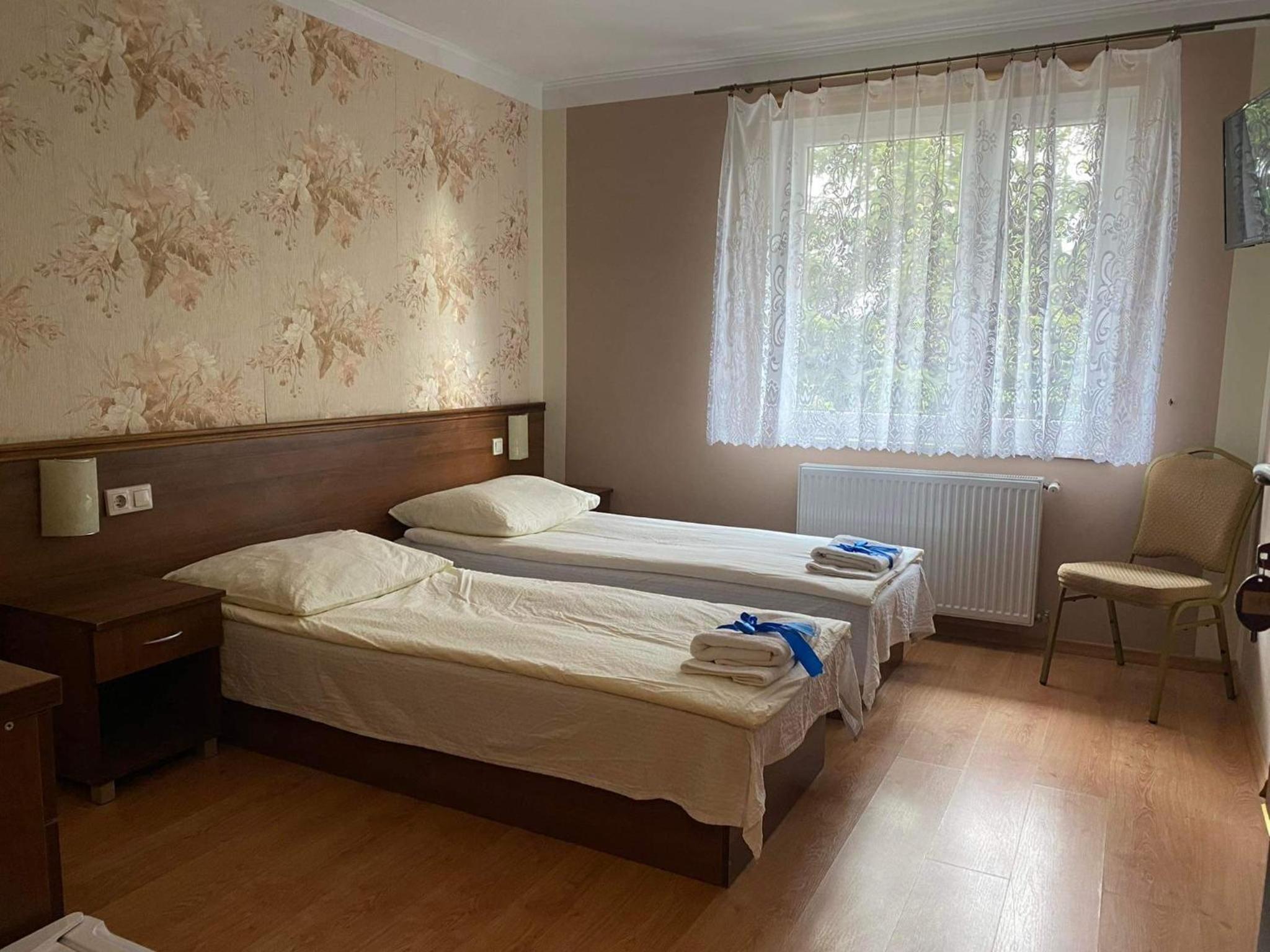 Standard Twin Room photo 3