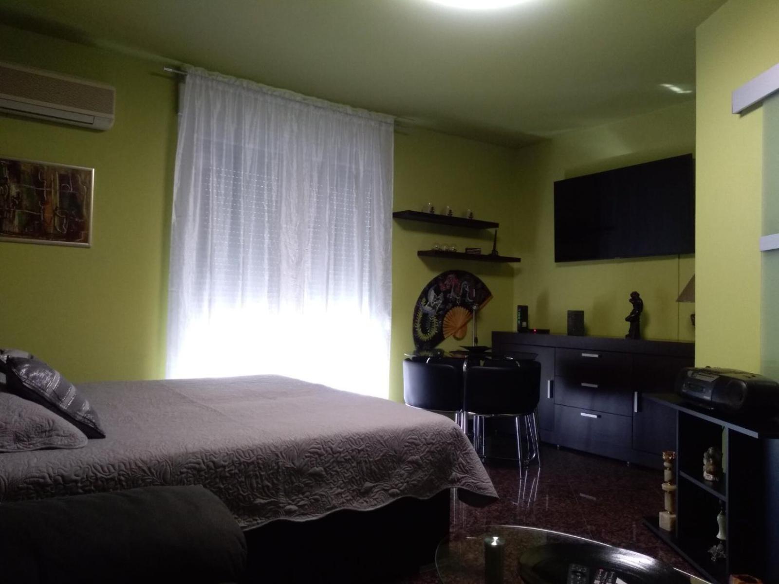 One-Bedroom Apartment - Photo 3