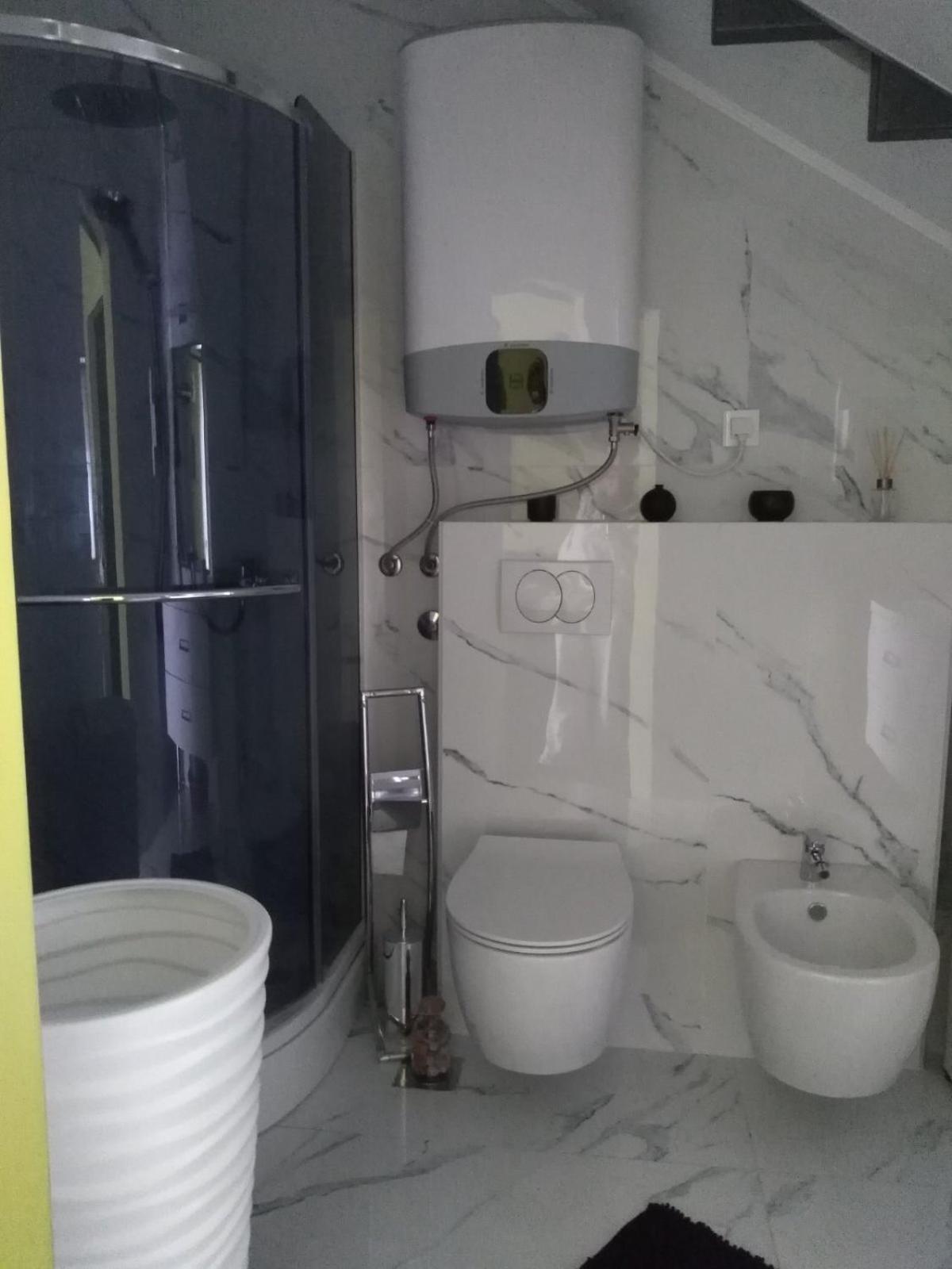 One-Bedroom Apartment - Photo 5